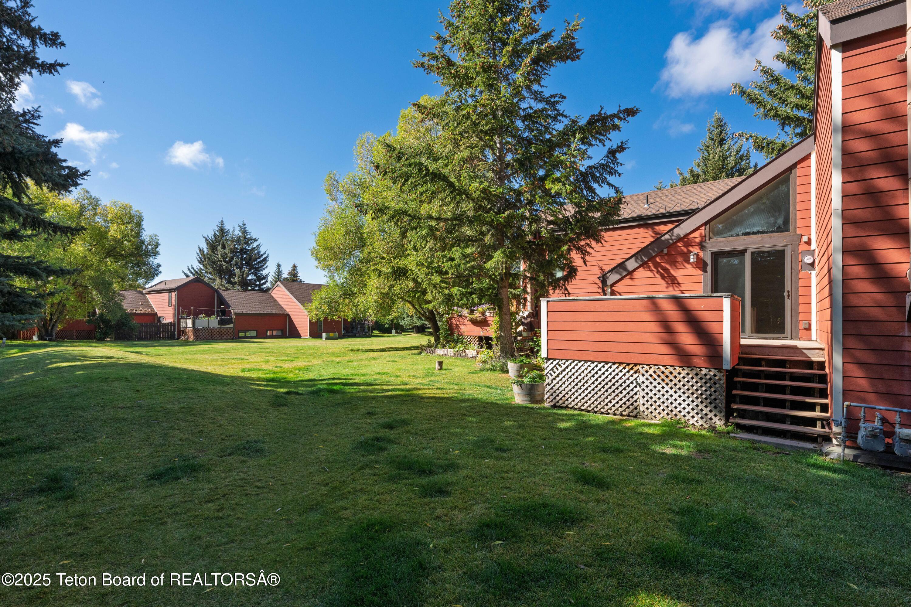 1040 SMITH Lane, 46