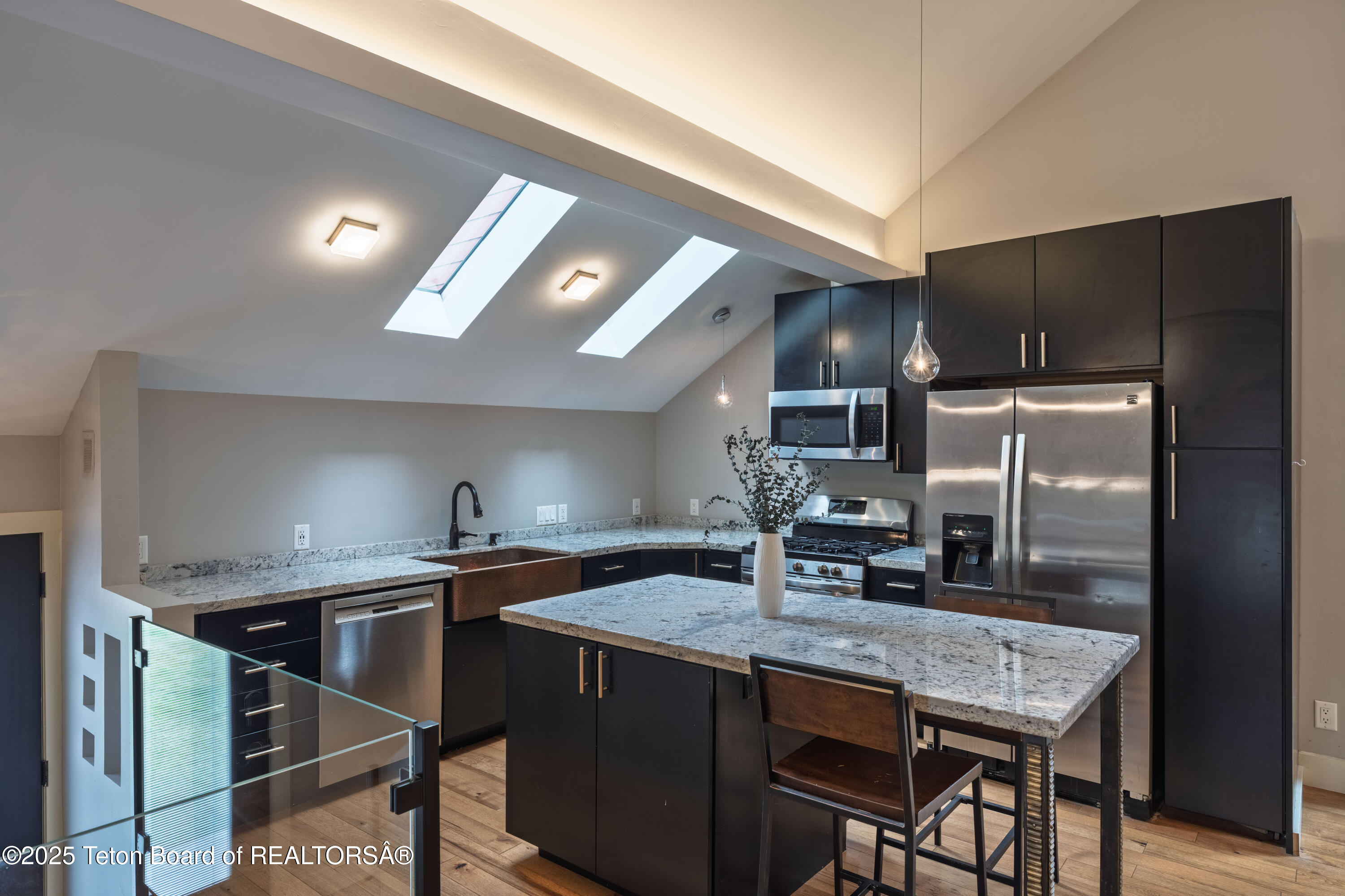 1040 SMITH Lane, 46