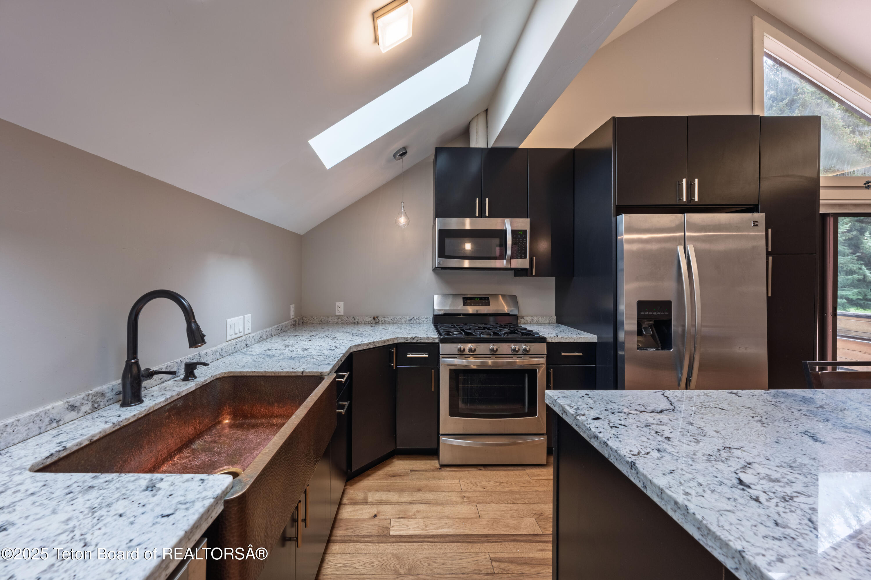 1040 SMITH Lane, 46