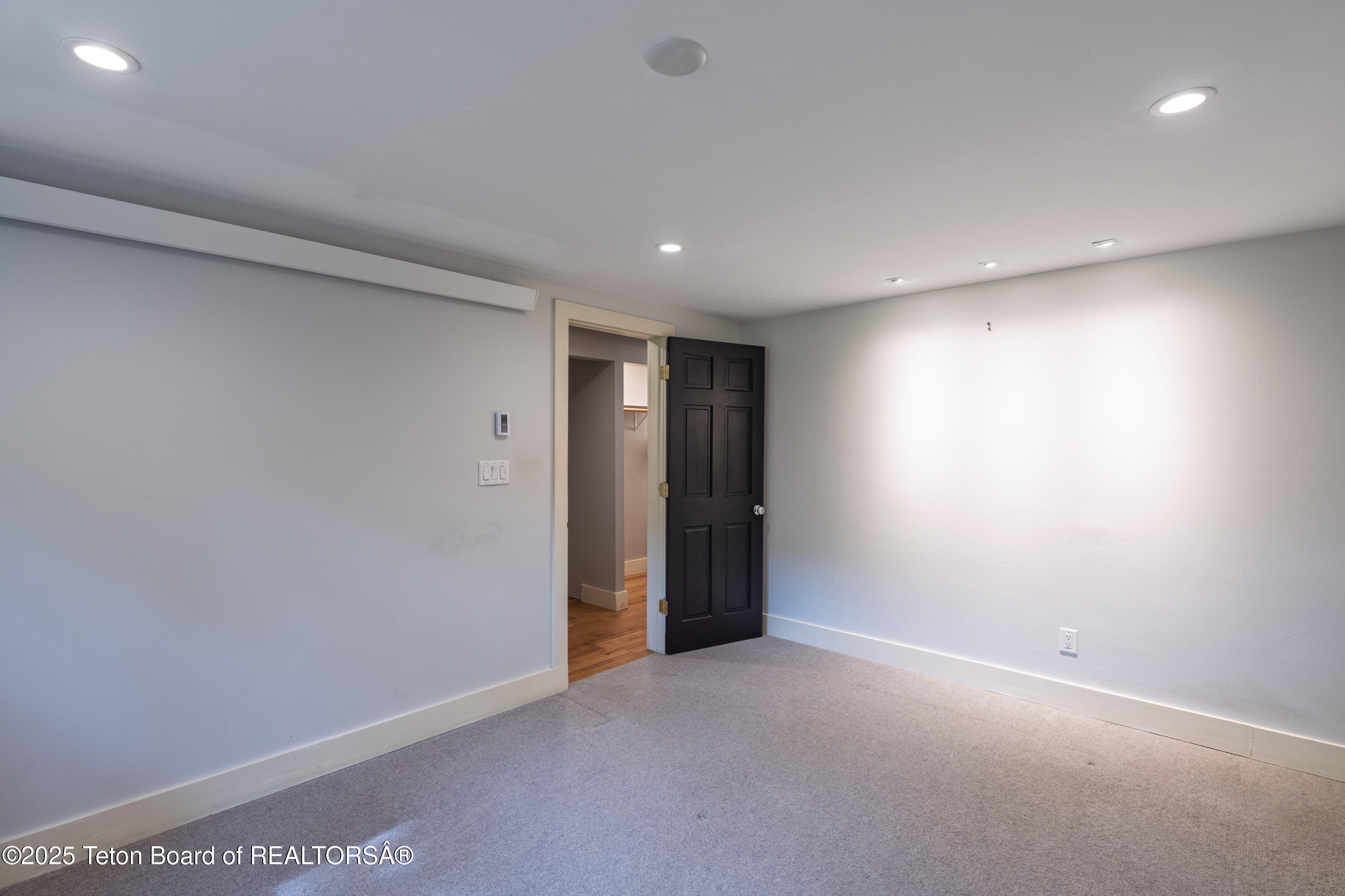 1040 SMITH Lane, 46