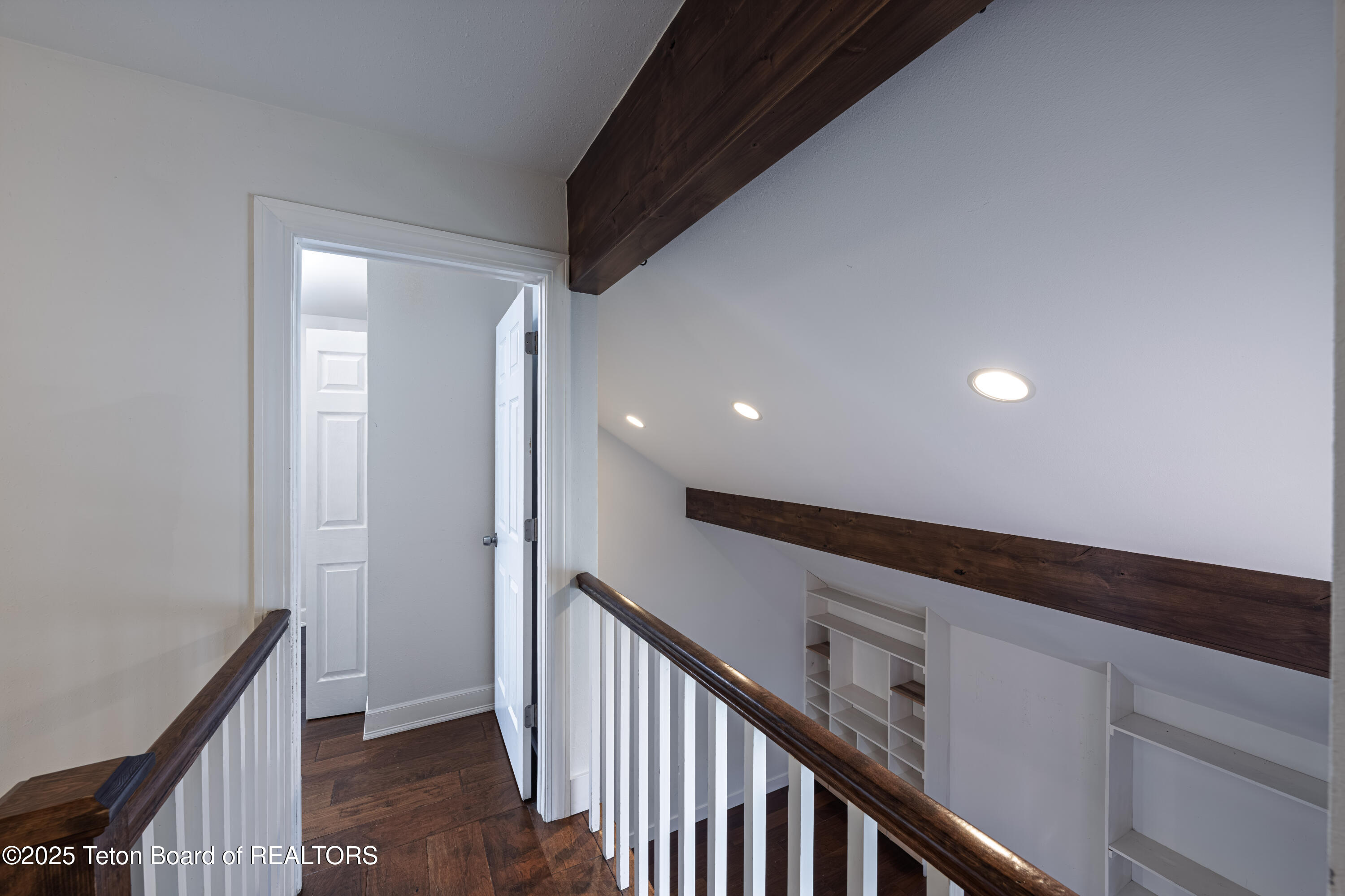 400 POWDERHORN Lane 67