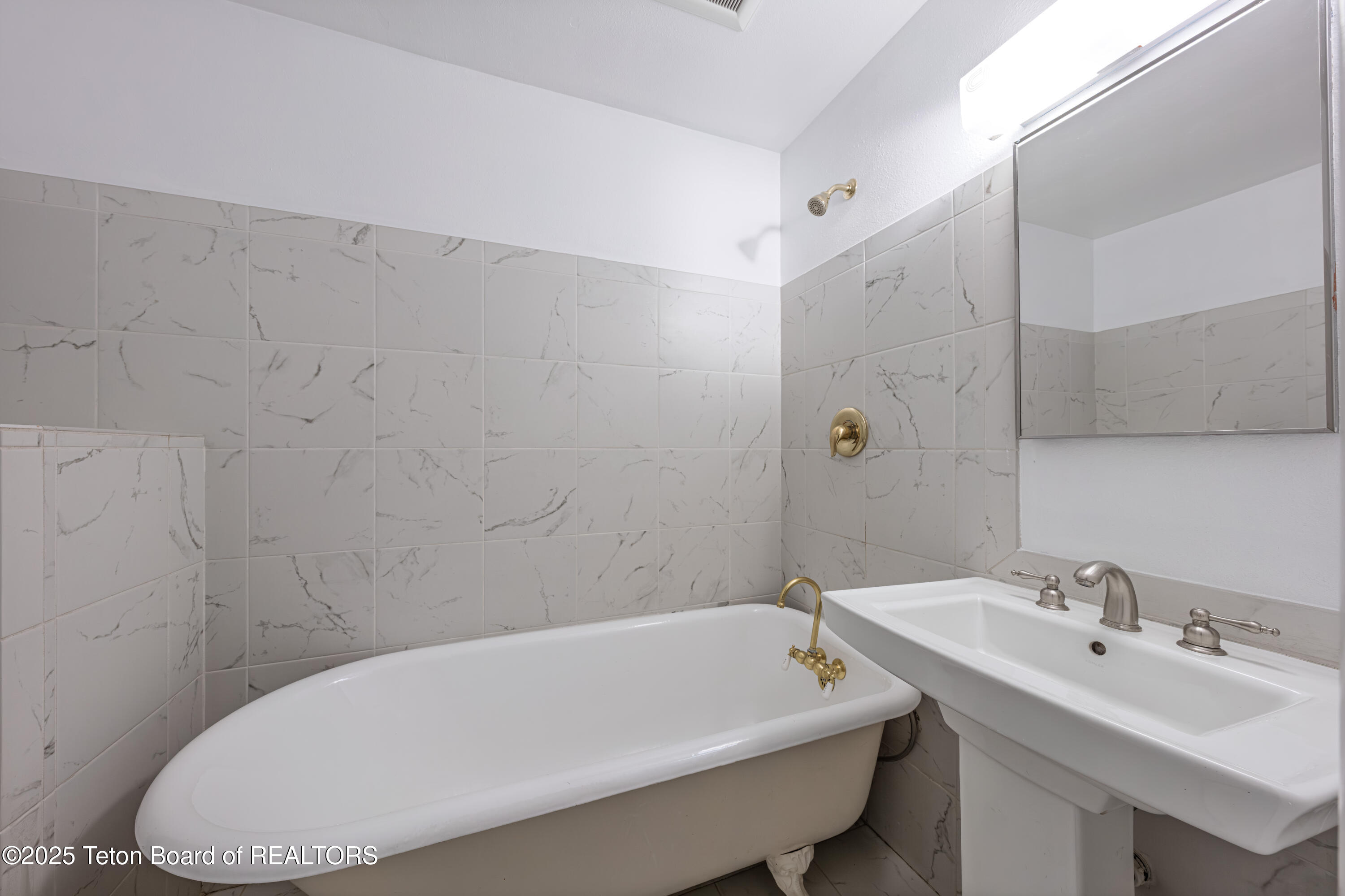 400 POWDERHORN Lane 67