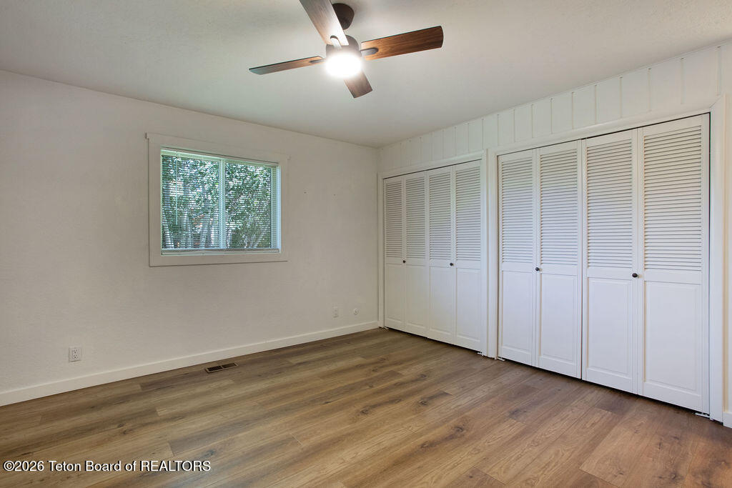 1065 W LONGHORN Drive