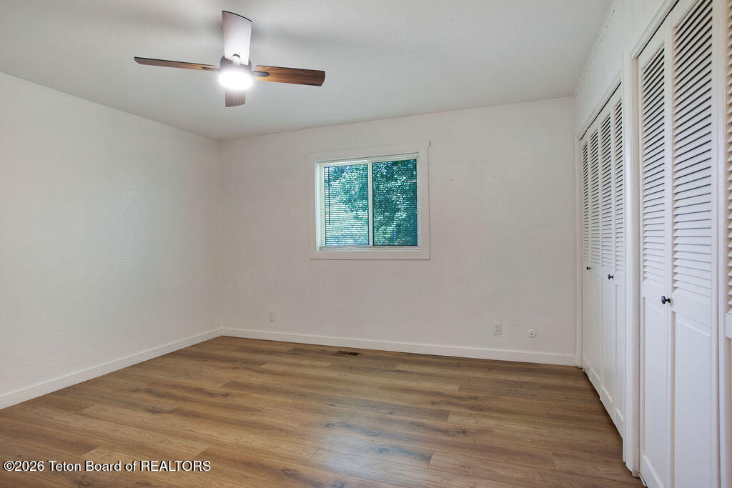 1065 W LONGHORN Drive