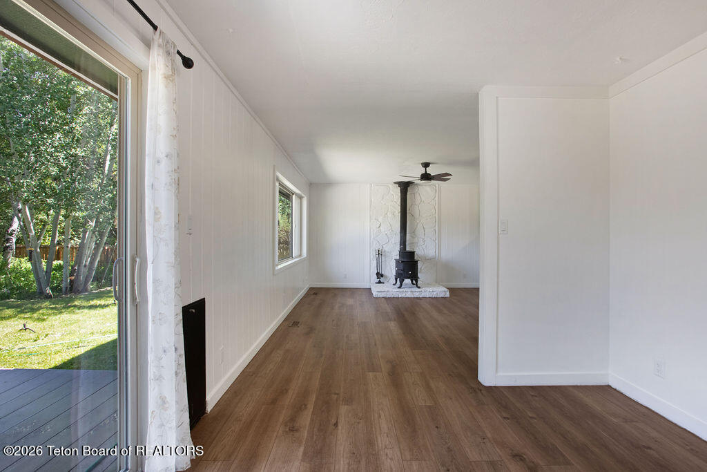 1065 W LONGHORN Drive