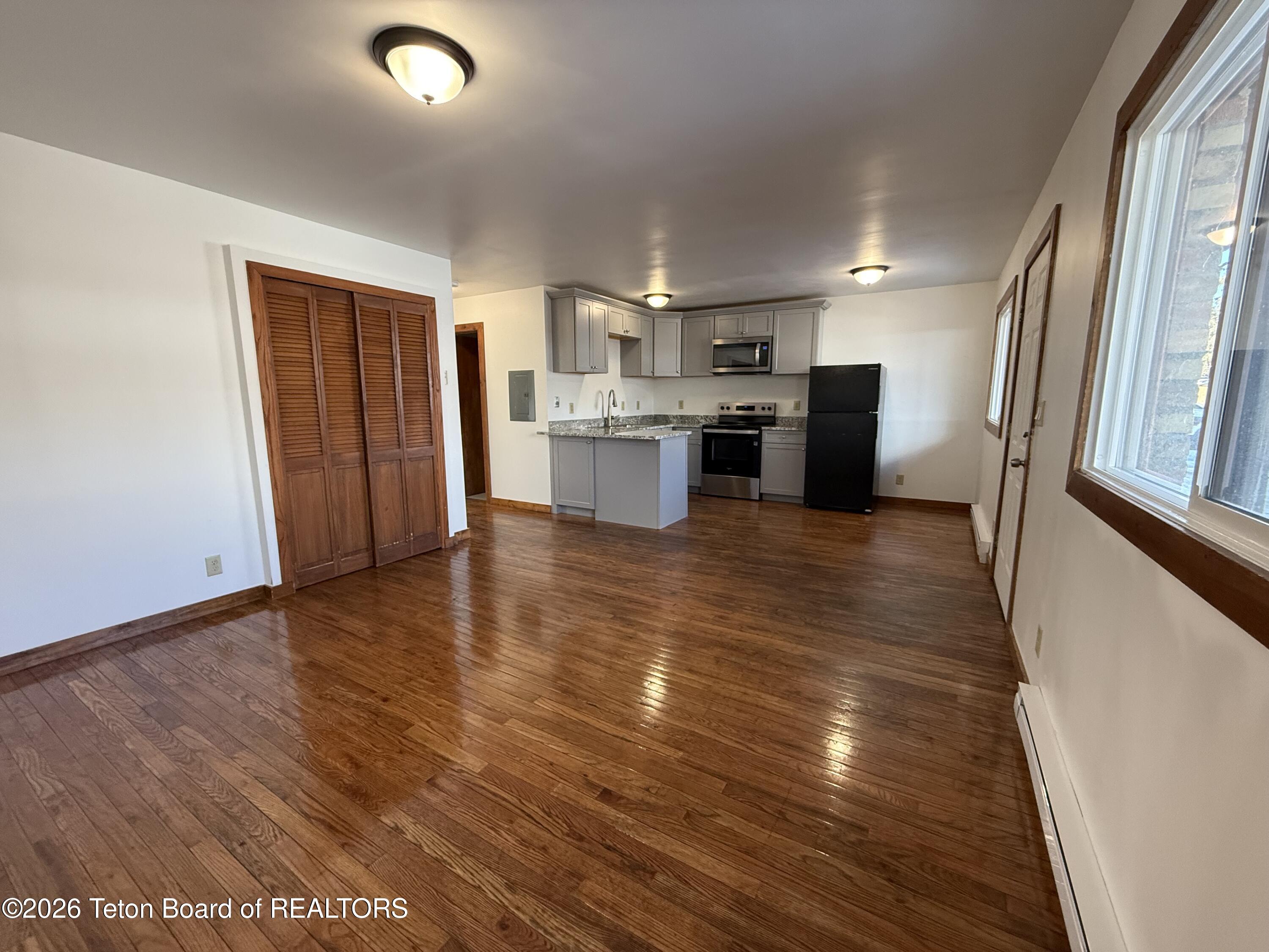 130 E KELLY Avenue 11