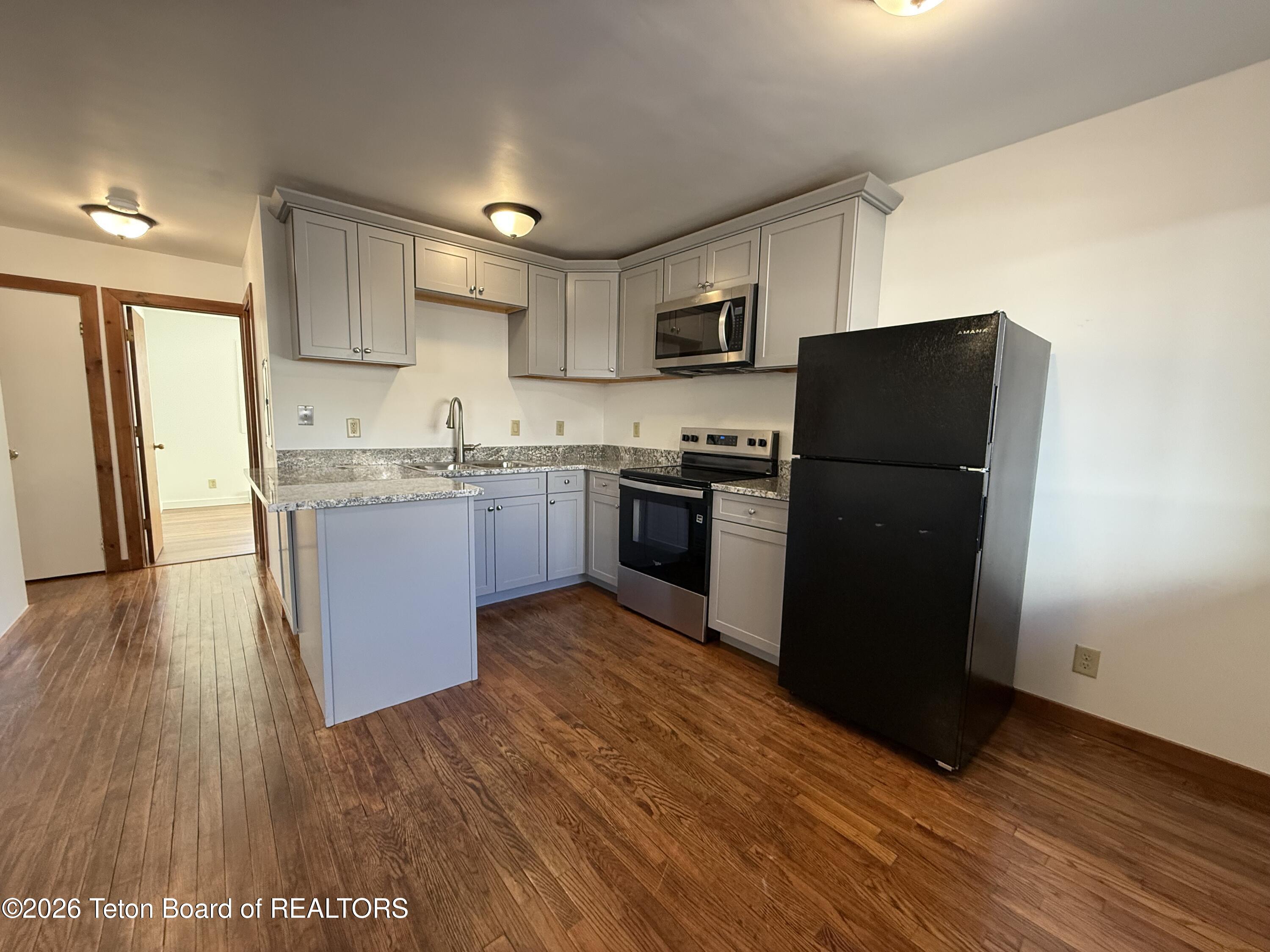 130 E KELLY Avenue 11