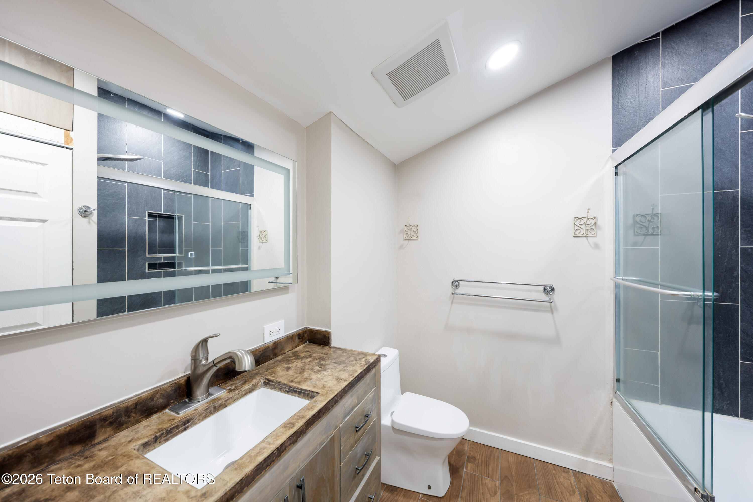 355 W DELONEY Avenue A-6