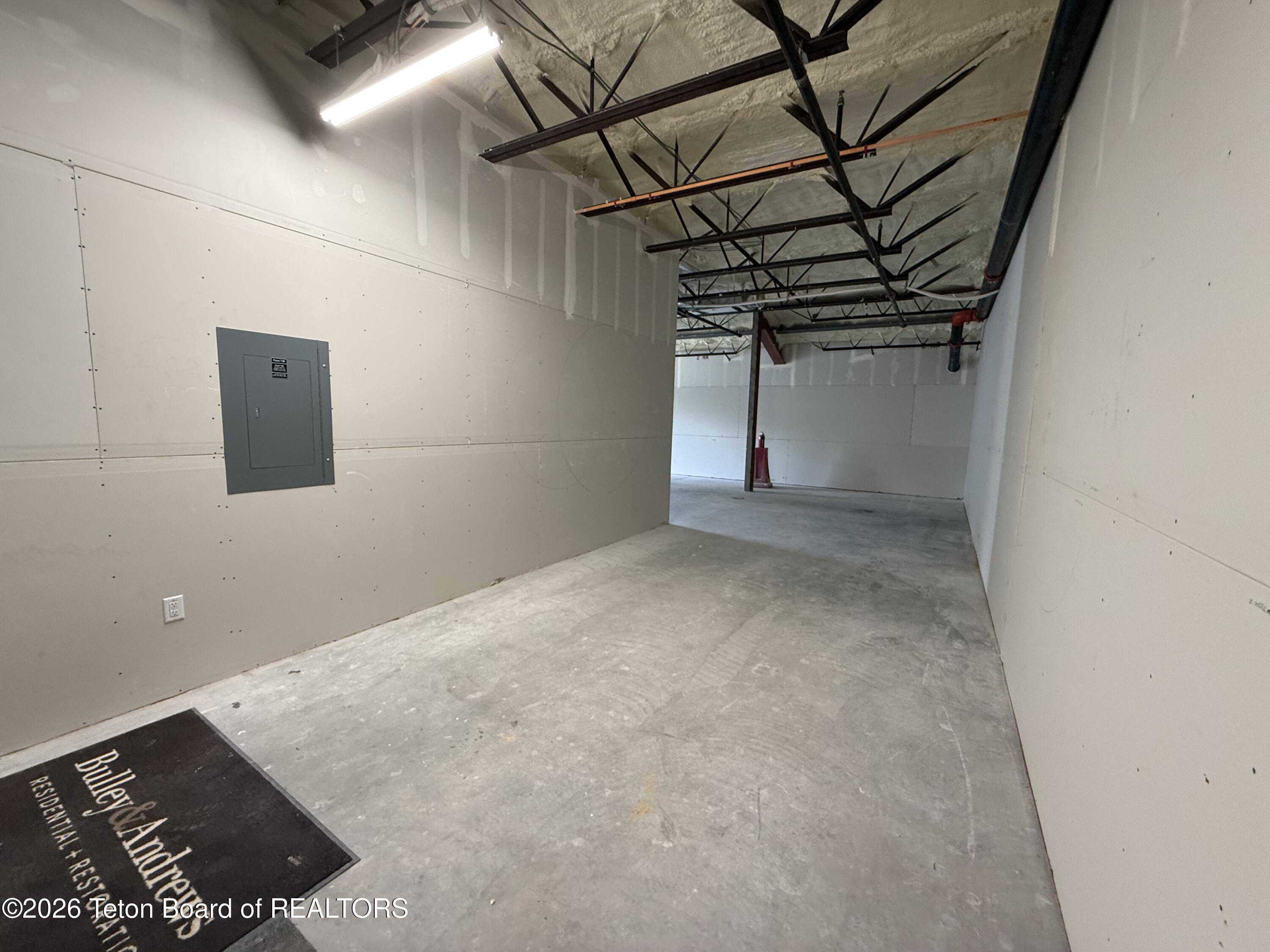 4030 W LAKE CREEK Drive 1