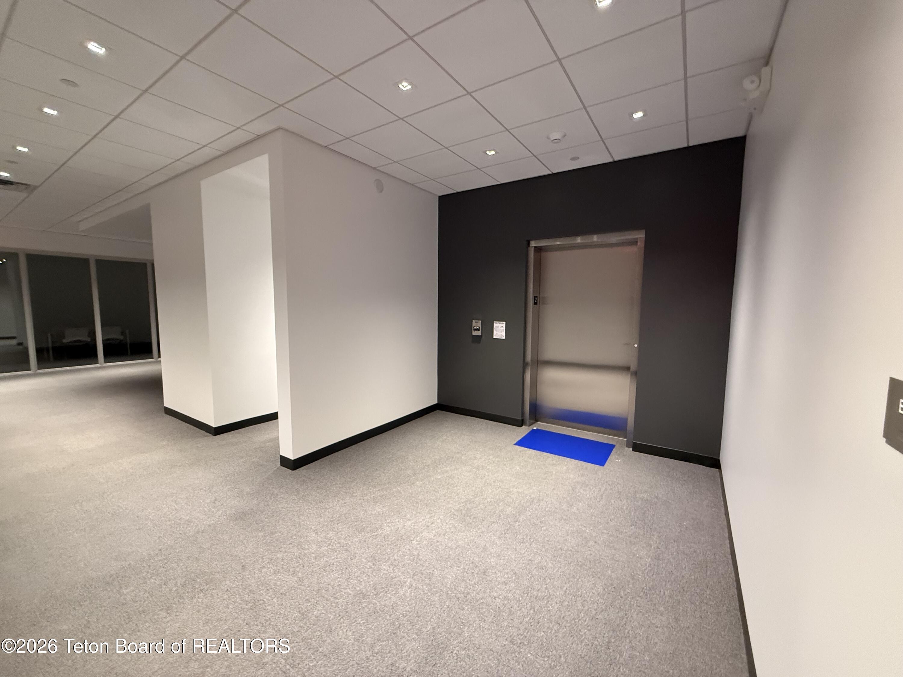 4030 W LAKE CREEK Drive 1