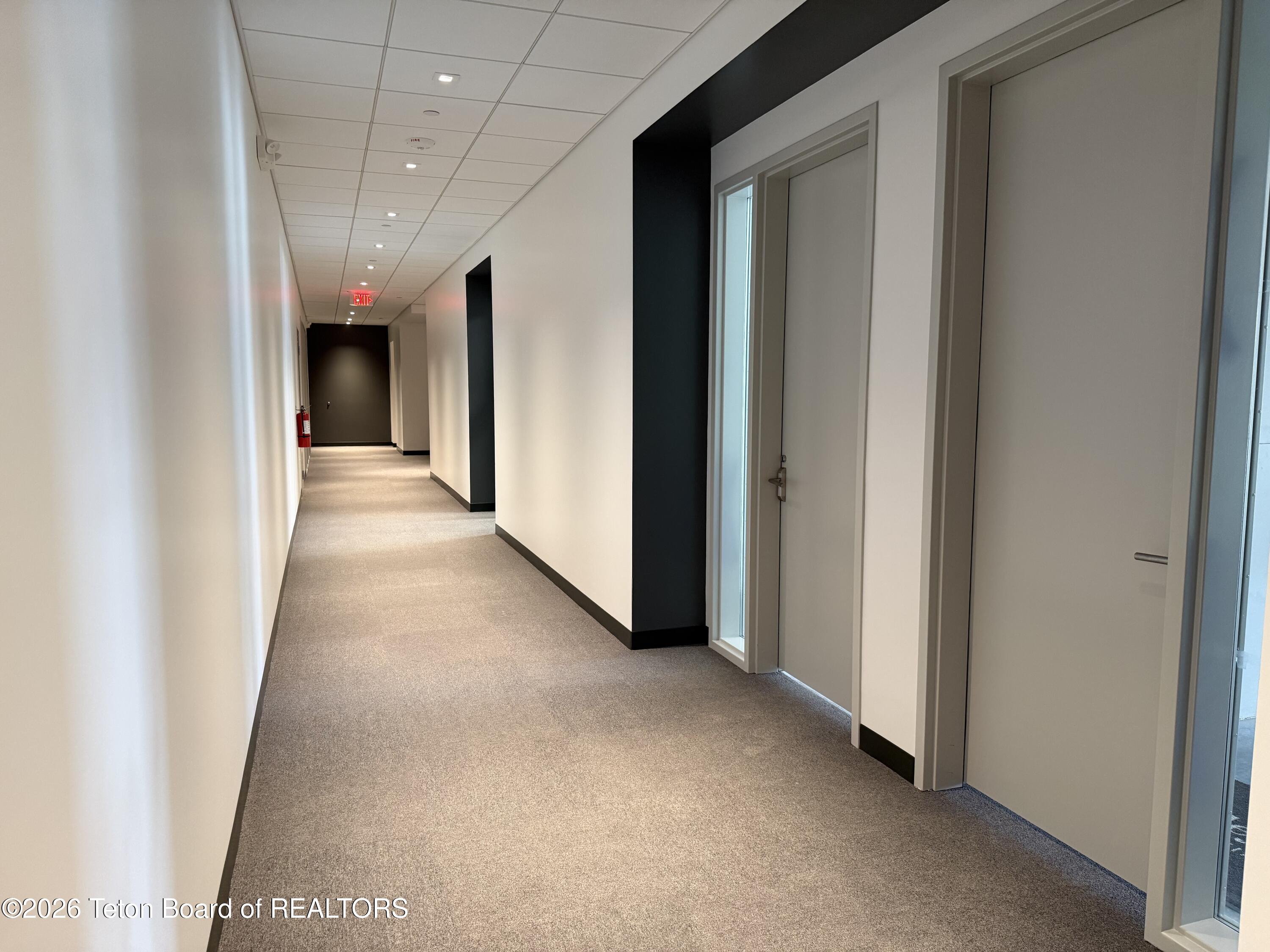 4030 W LAKE CREEK Drive 4