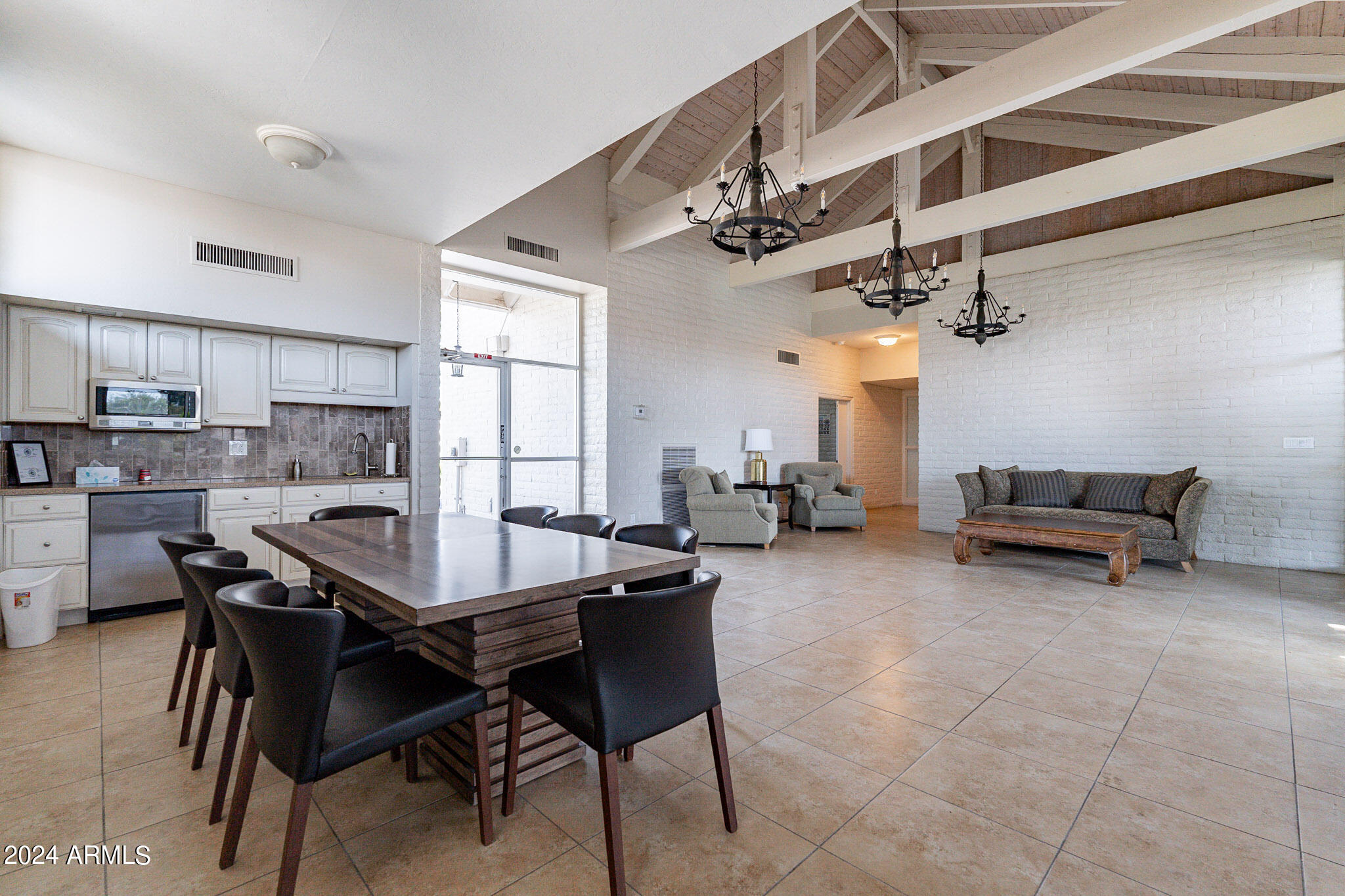 7133 E MCDONALD Drive