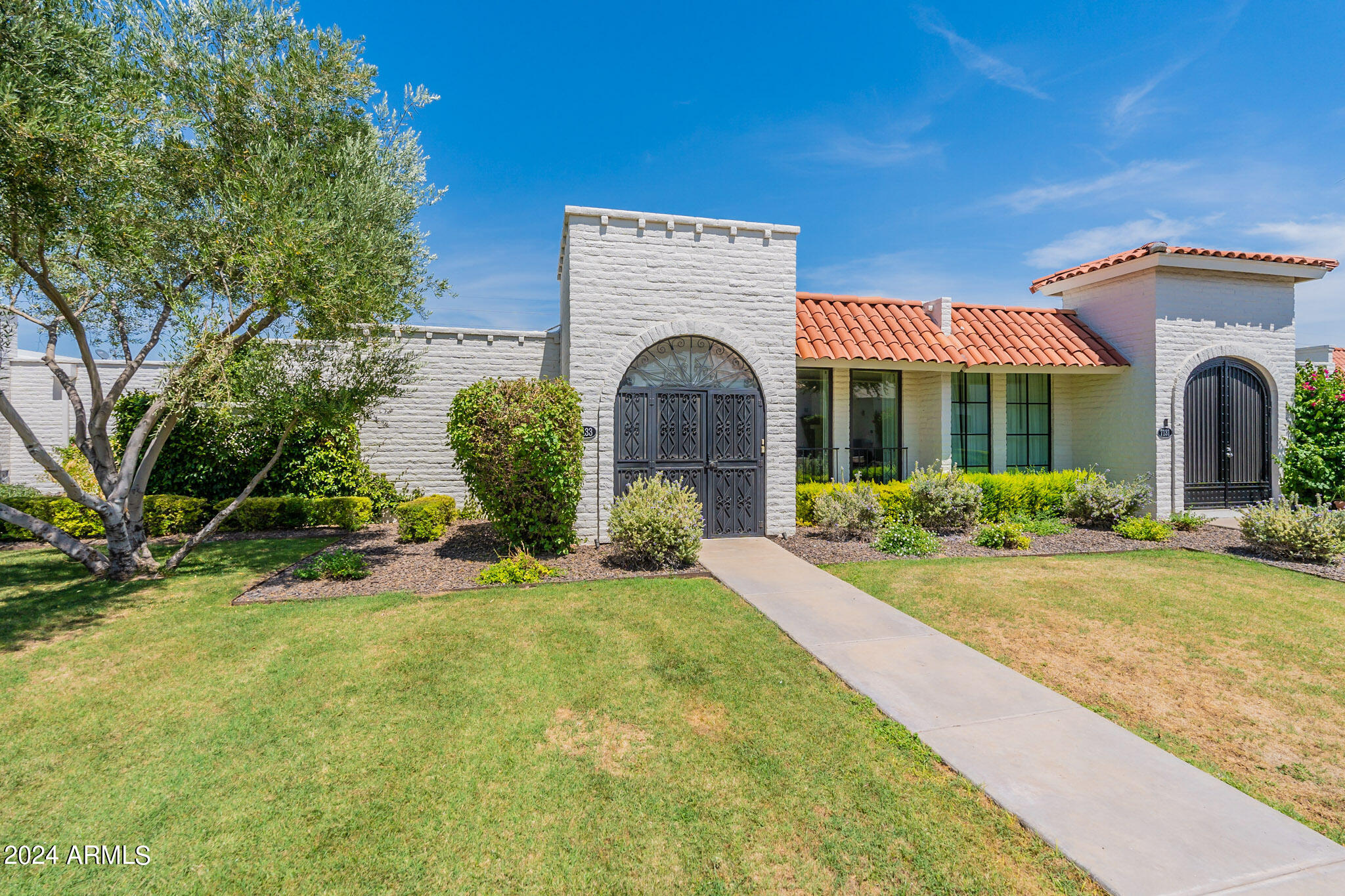 7133 E MCDONALD Drive