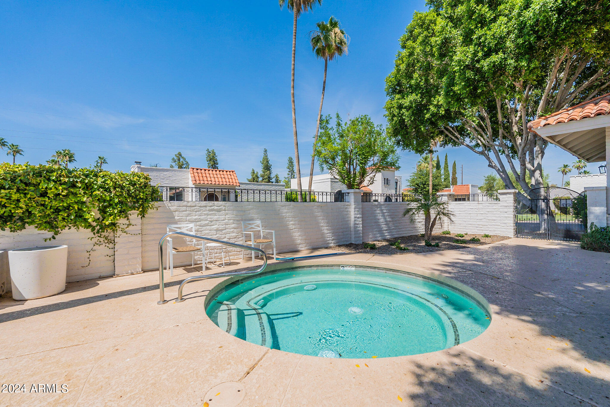 7133 E MCDONALD Drive