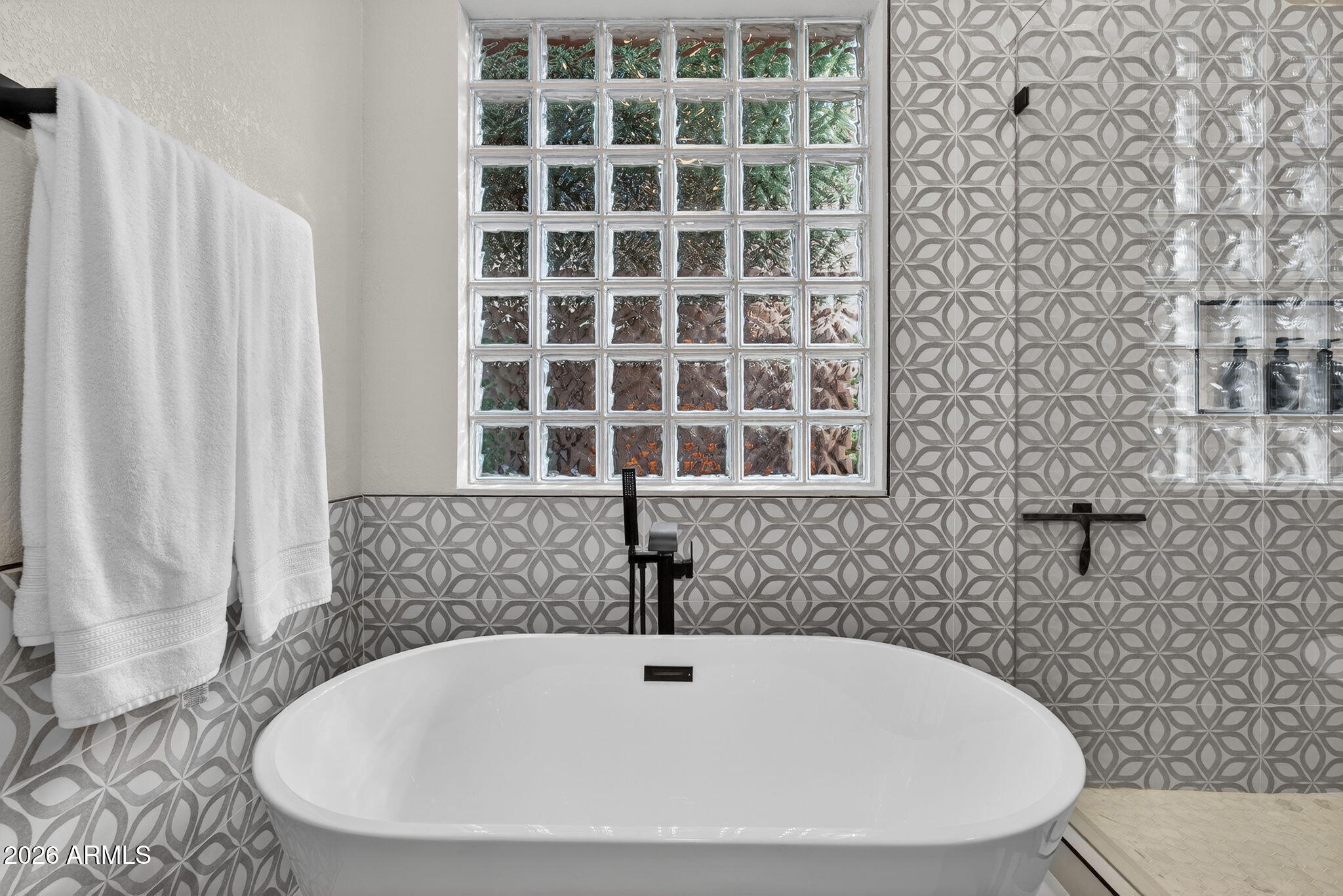 6018 E SMOKEHOUSE Trail