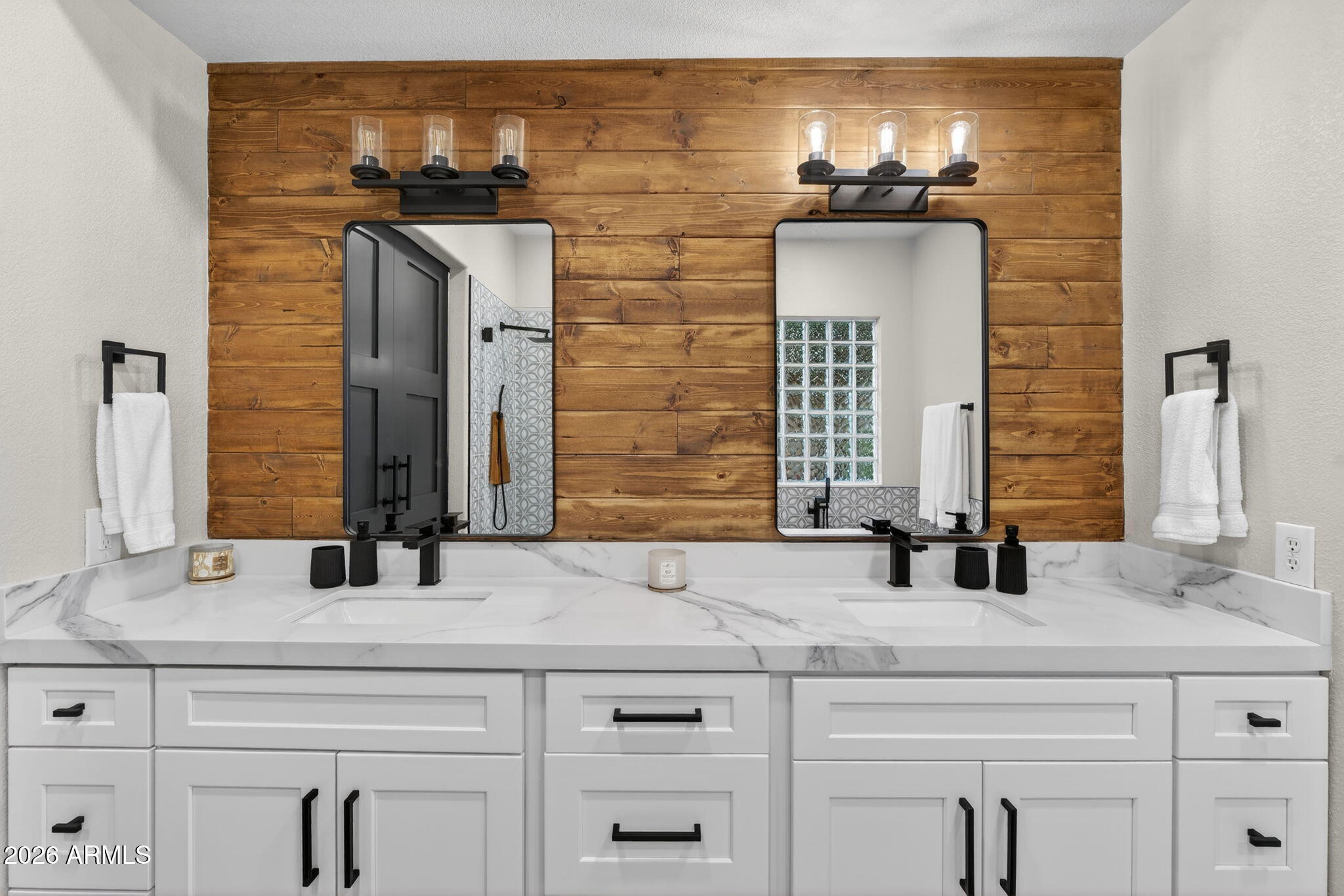 6018 E SMOKEHOUSE Trail