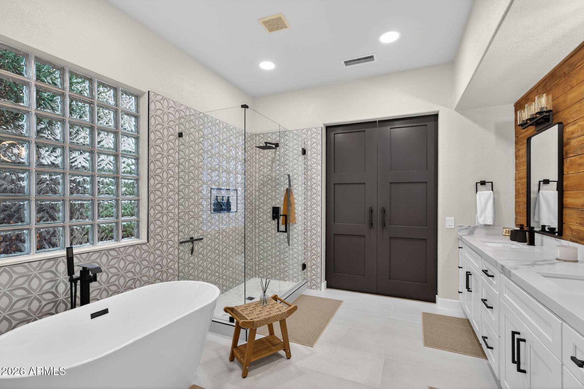 6018 E SMOKEHOUSE Trail