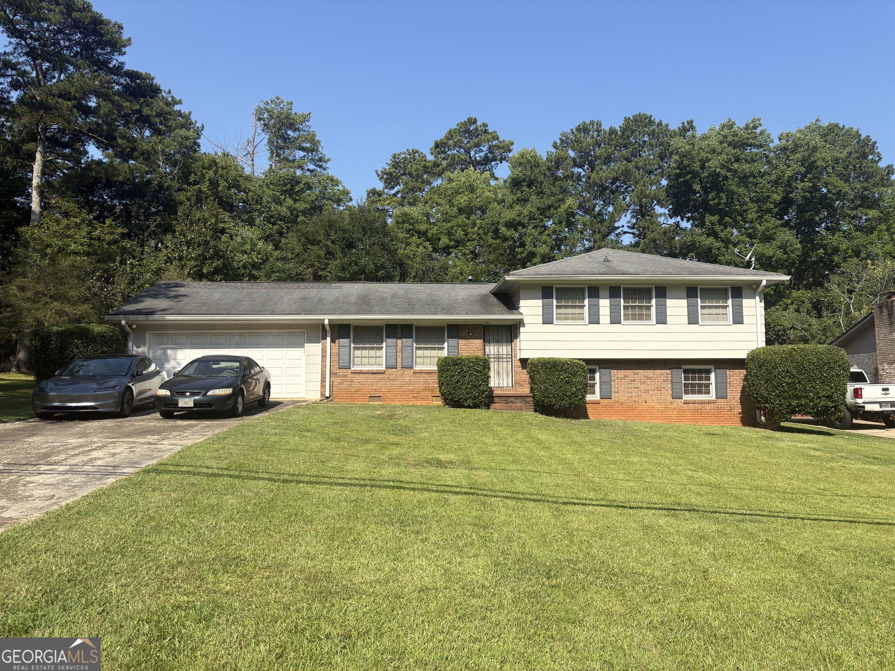 4121 Moore Road