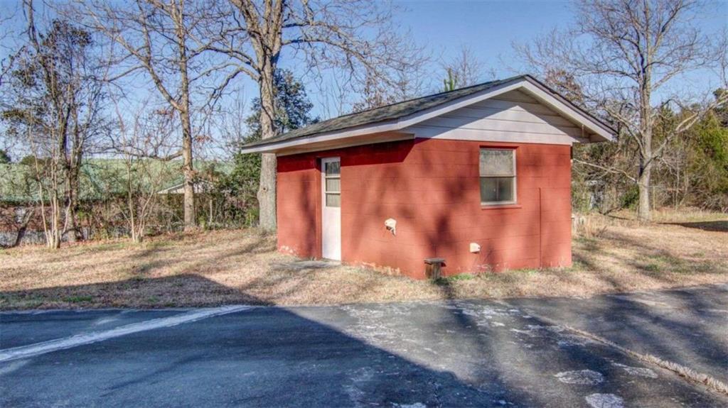 1076 Honey Creek Road