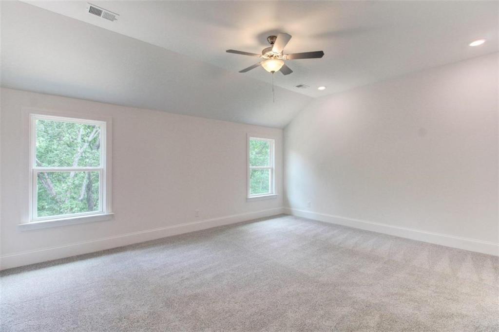 3252 Creekside Drive