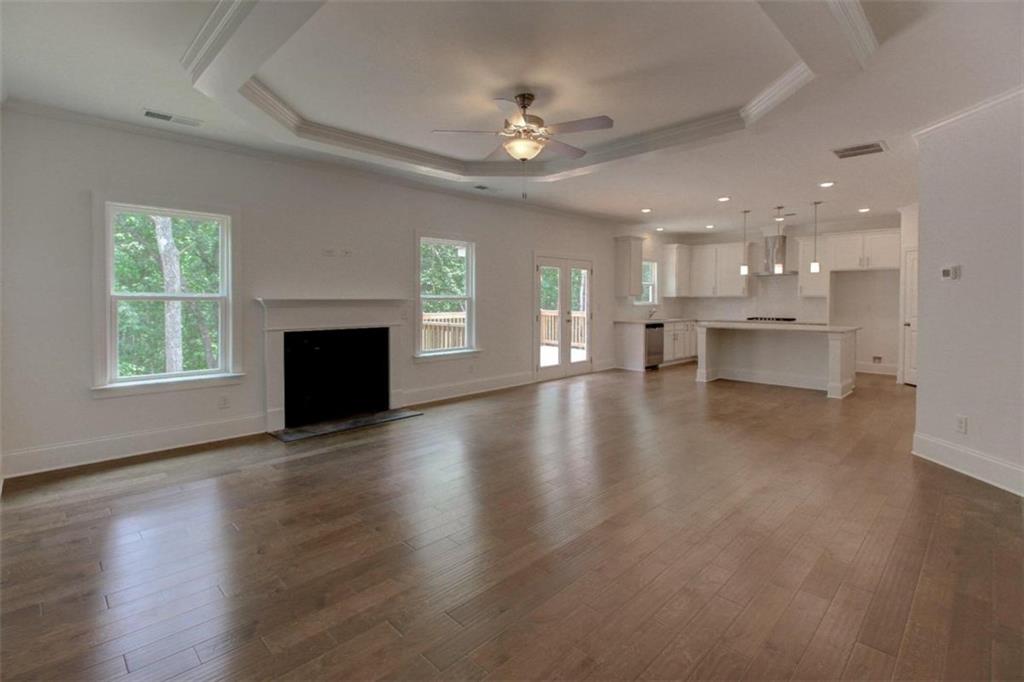 3252 Creekside Drive