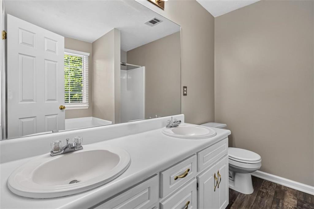 1672 Walters Park Ct