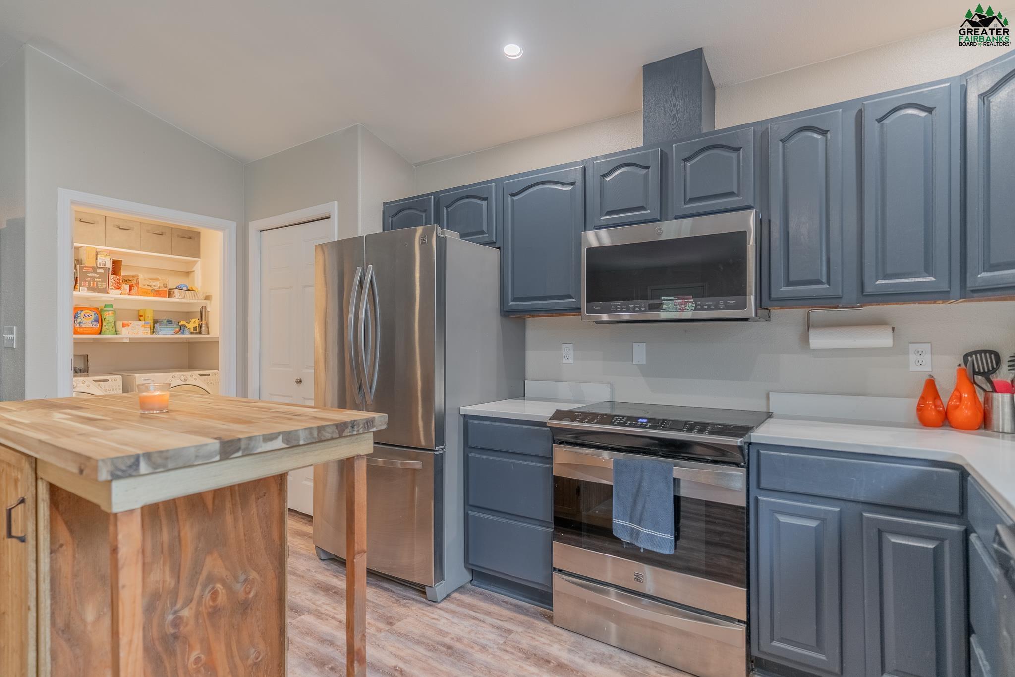 1211 MARSH LAUREL AVENUE