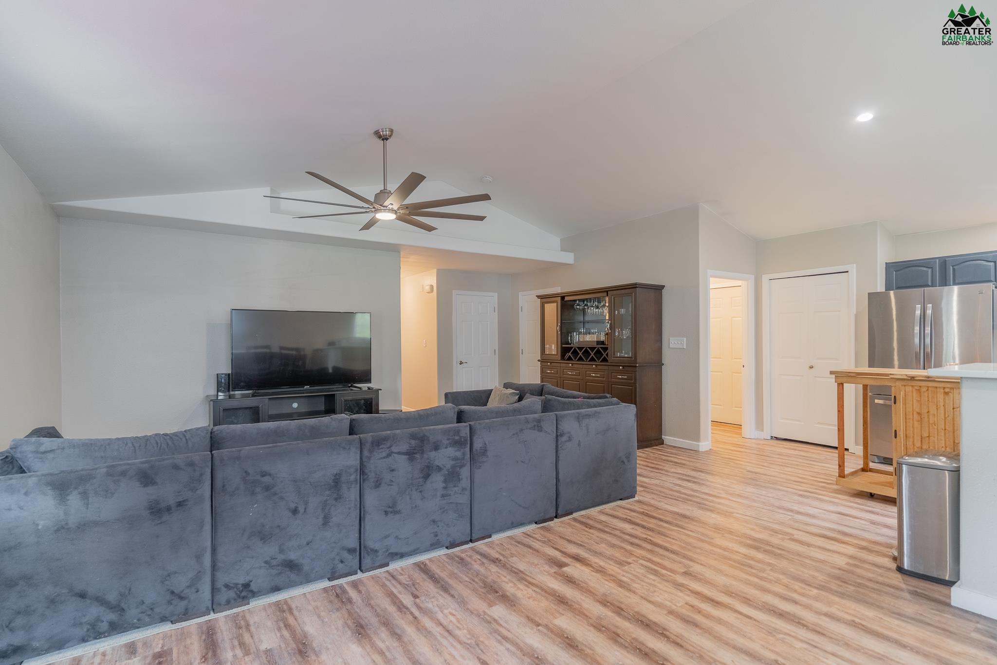 1211 MARSH LAUREL AVENUE