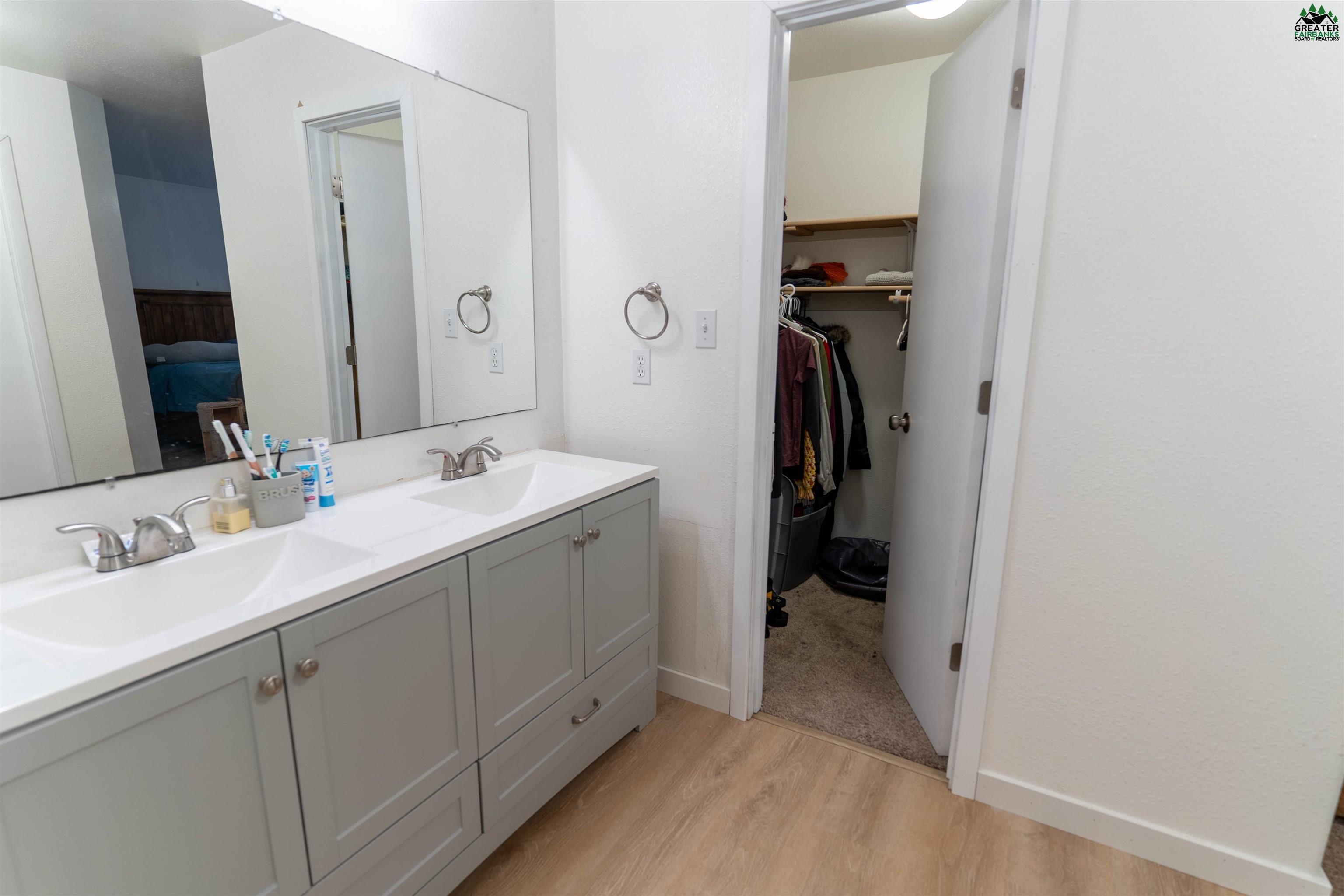 1160 CHIMING BELLS COURT