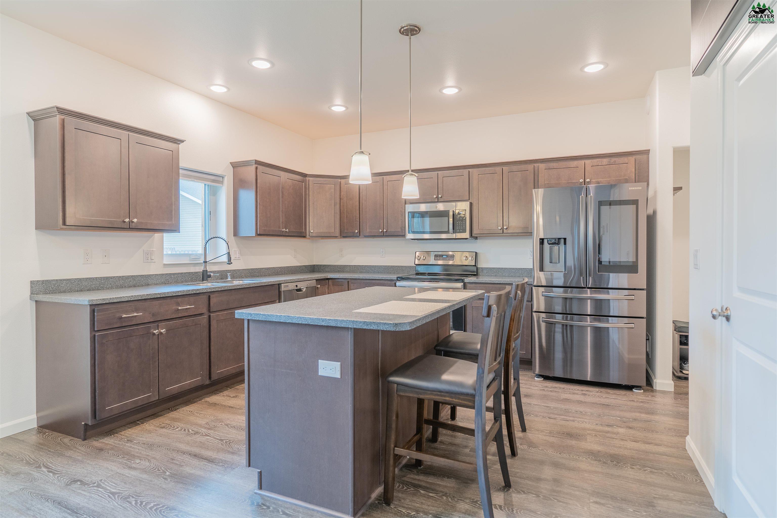 2705 STRYKER LOOP