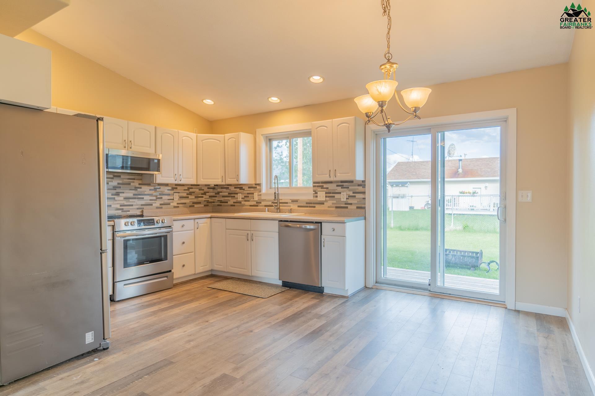 900 SHELLINGER STREET