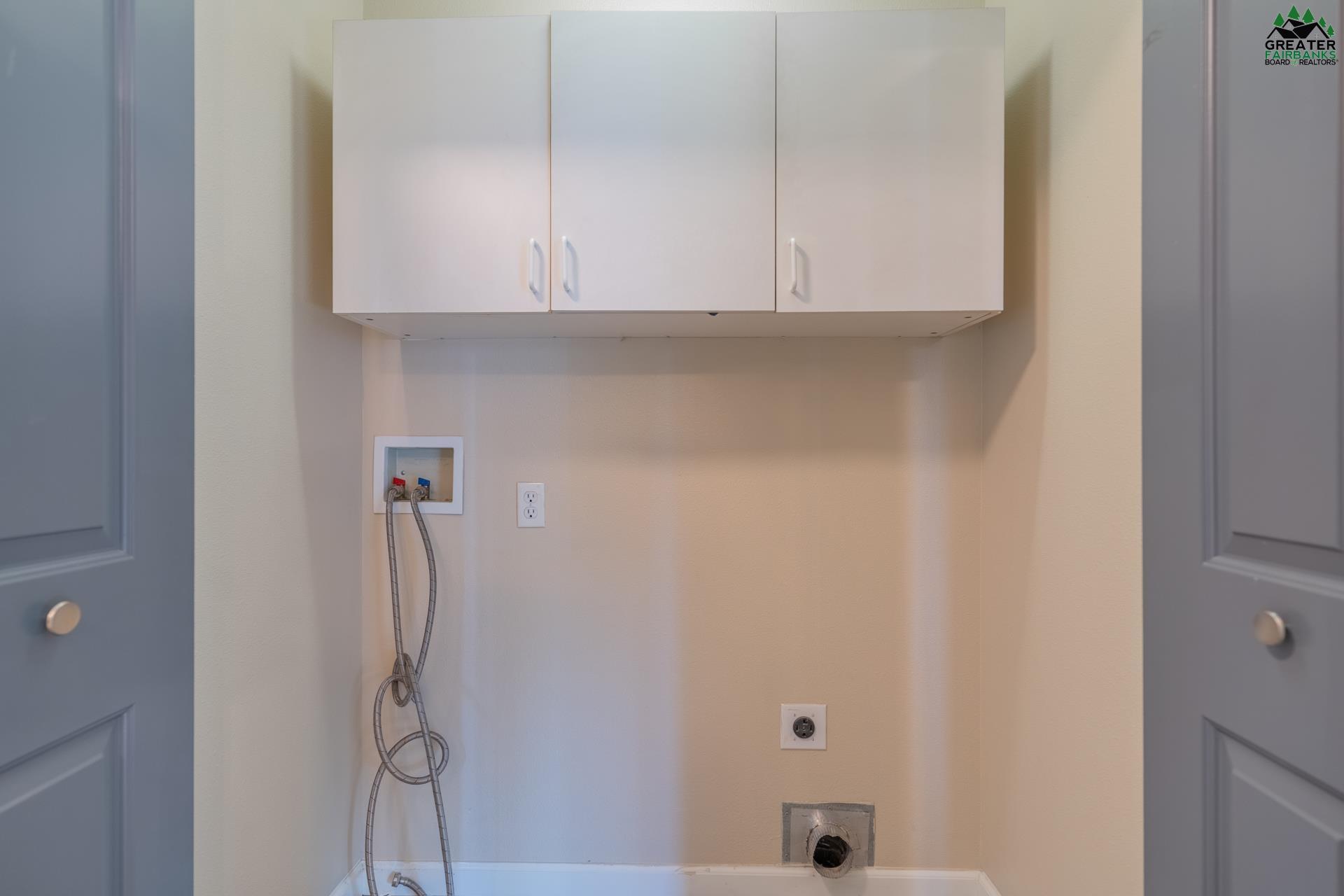 900 SHELLINGER STREET