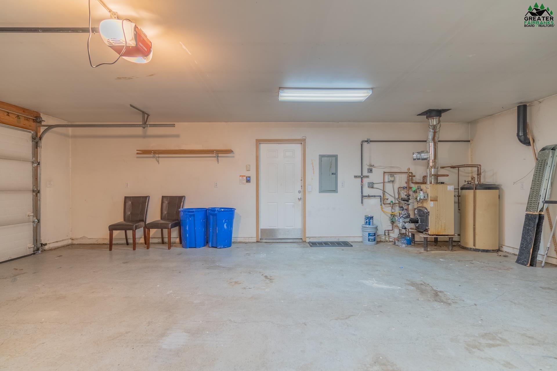 900 SHELLINGER STREET