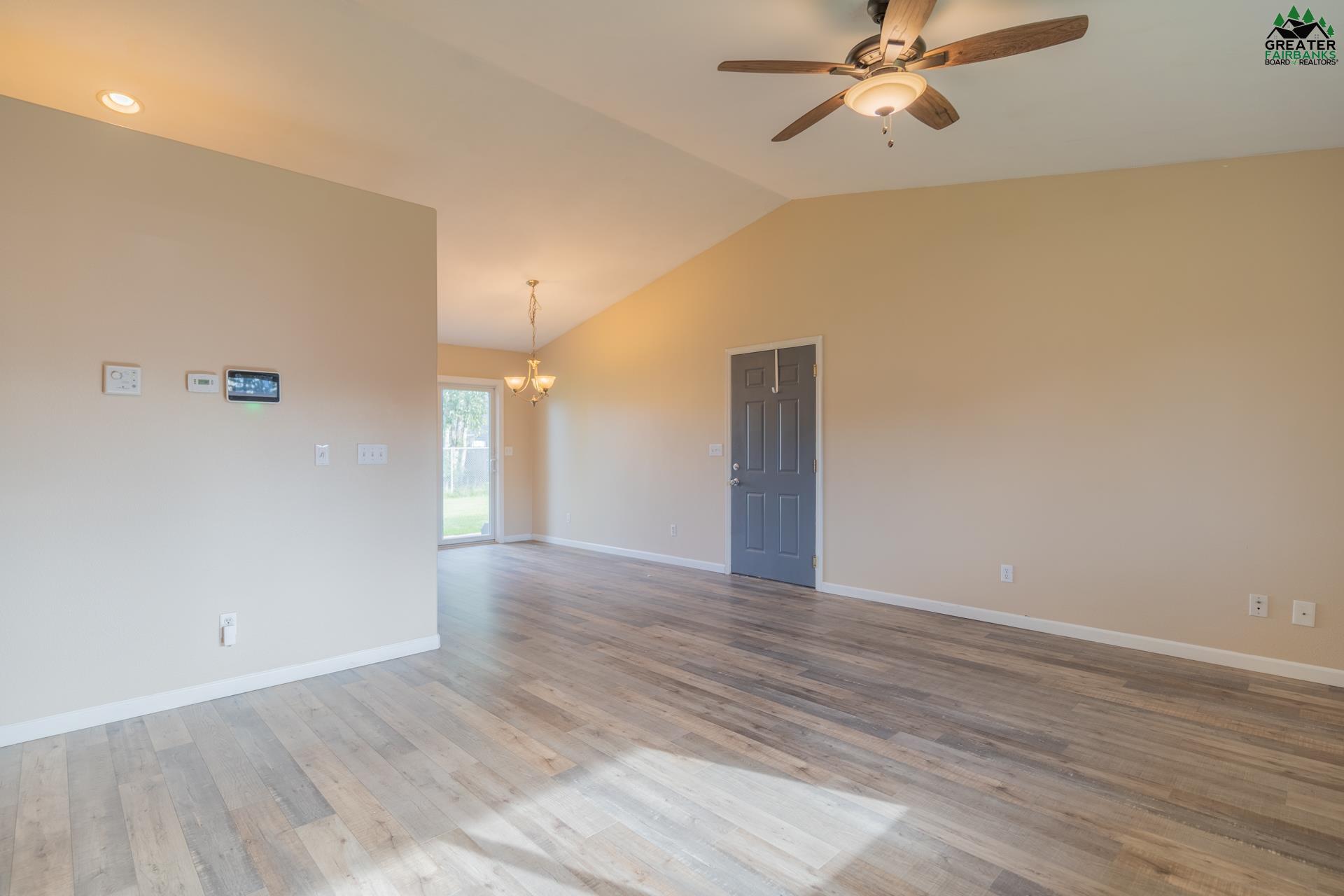 900 SHELLINGER STREET