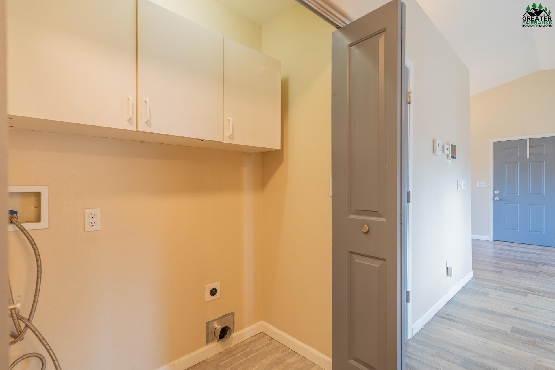 900 SHELLINGER STREET