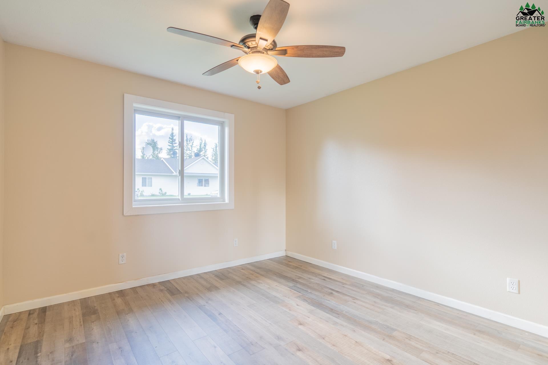 900 SHELLINGER STREET