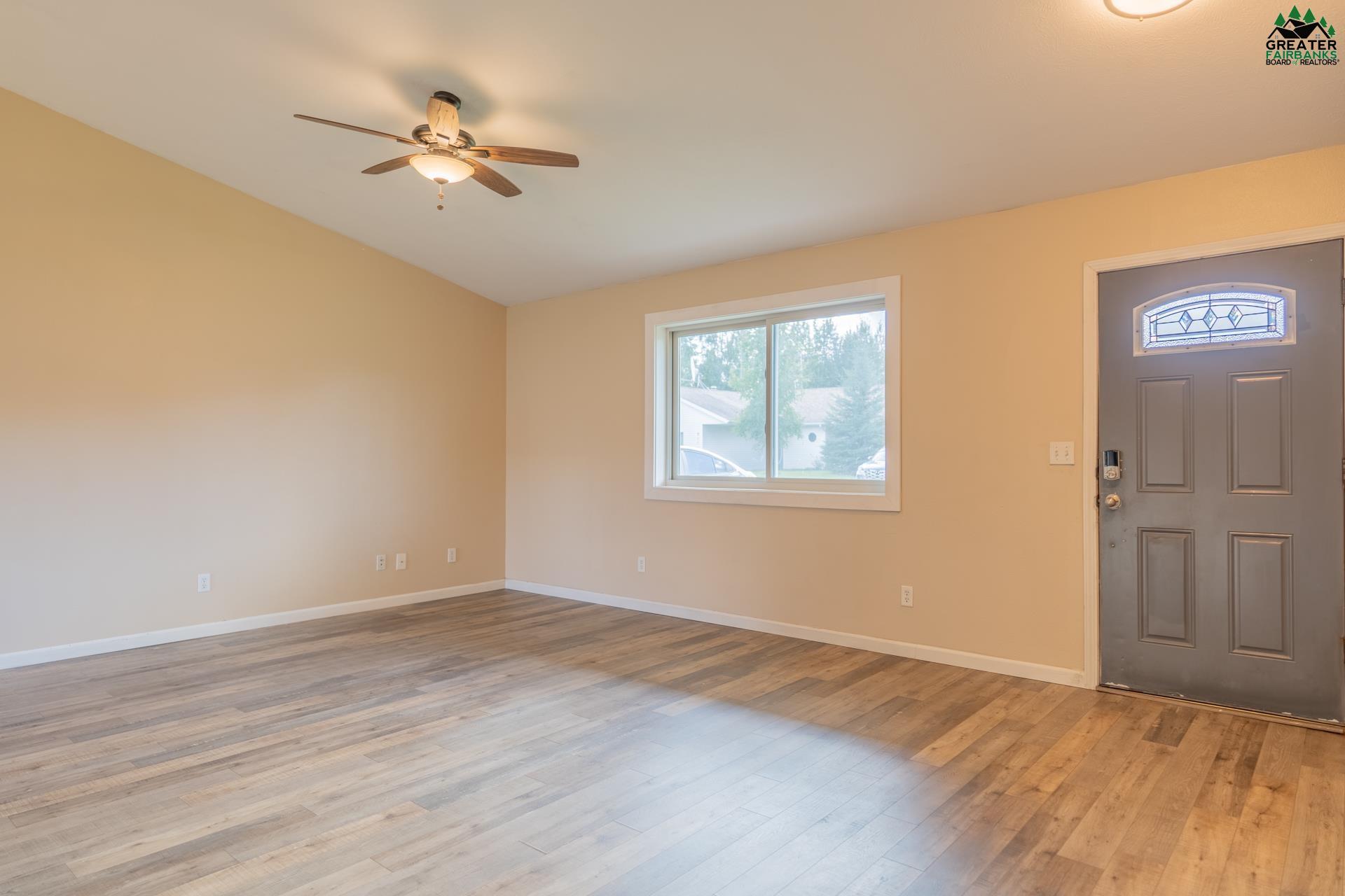 900 SHELLINGER STREET