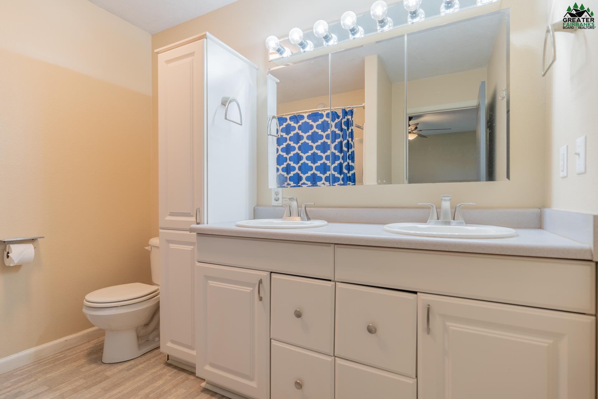 900 SHELLINGER STREET