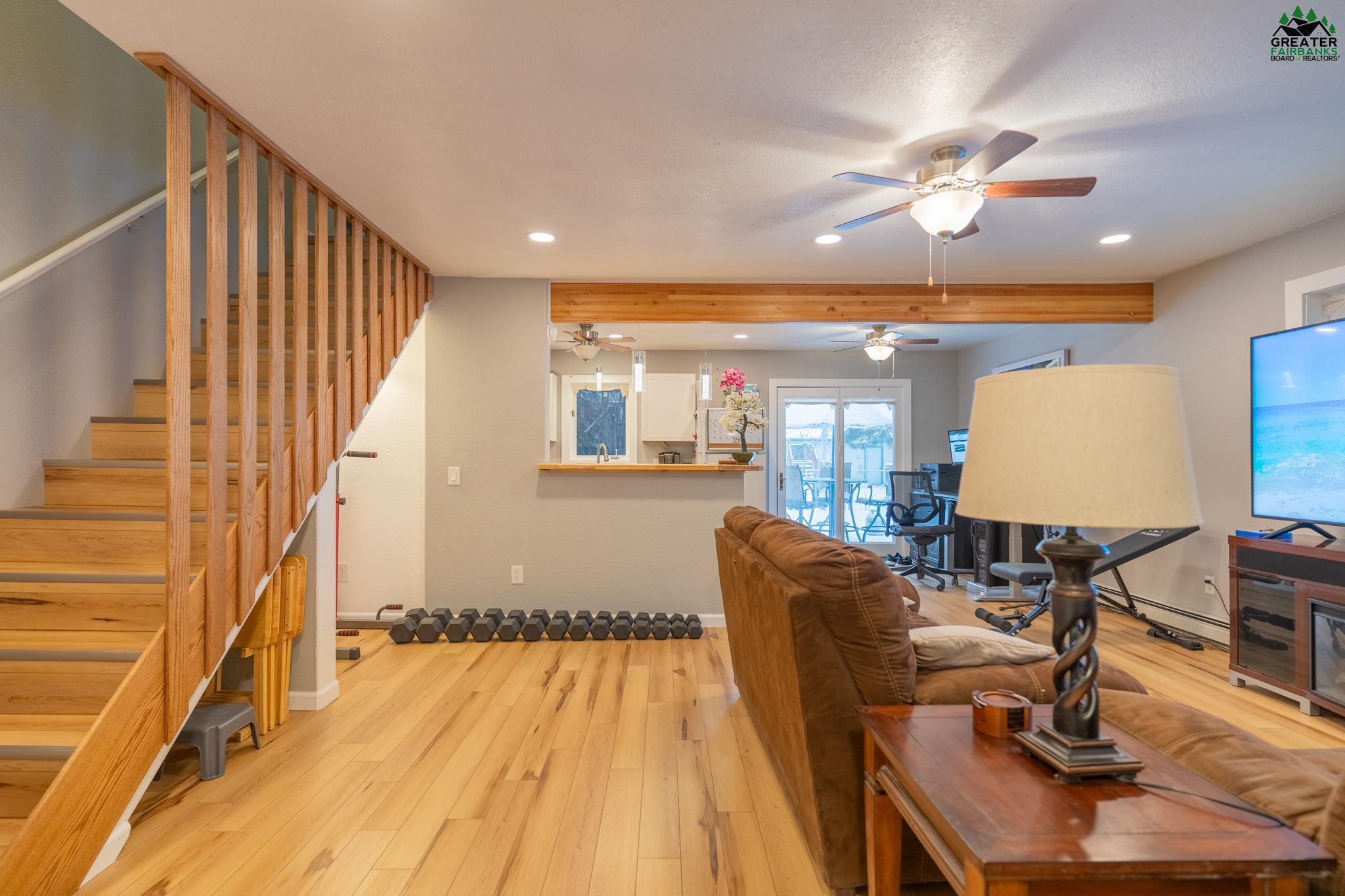 455 CARLTON DRIVE