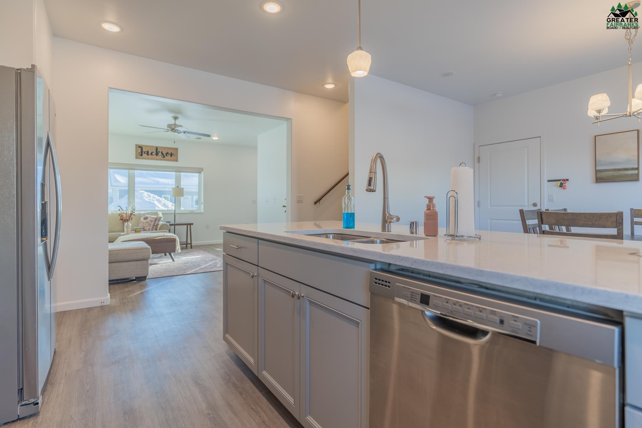 2701 STRYKER LOOP