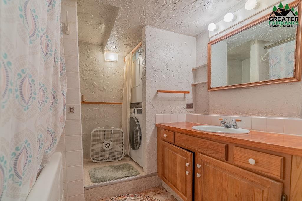 1328 POLAR DRIVE