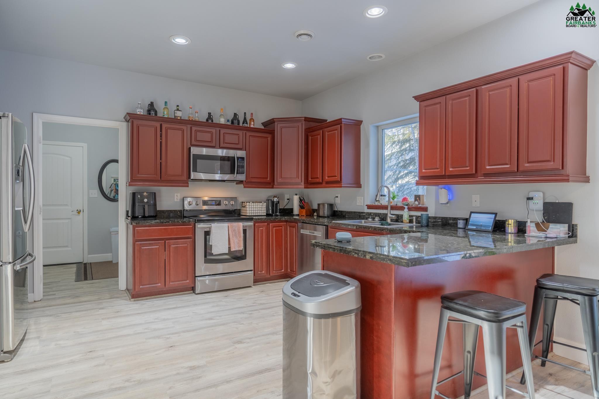 790 LAKLOEY DRIVE