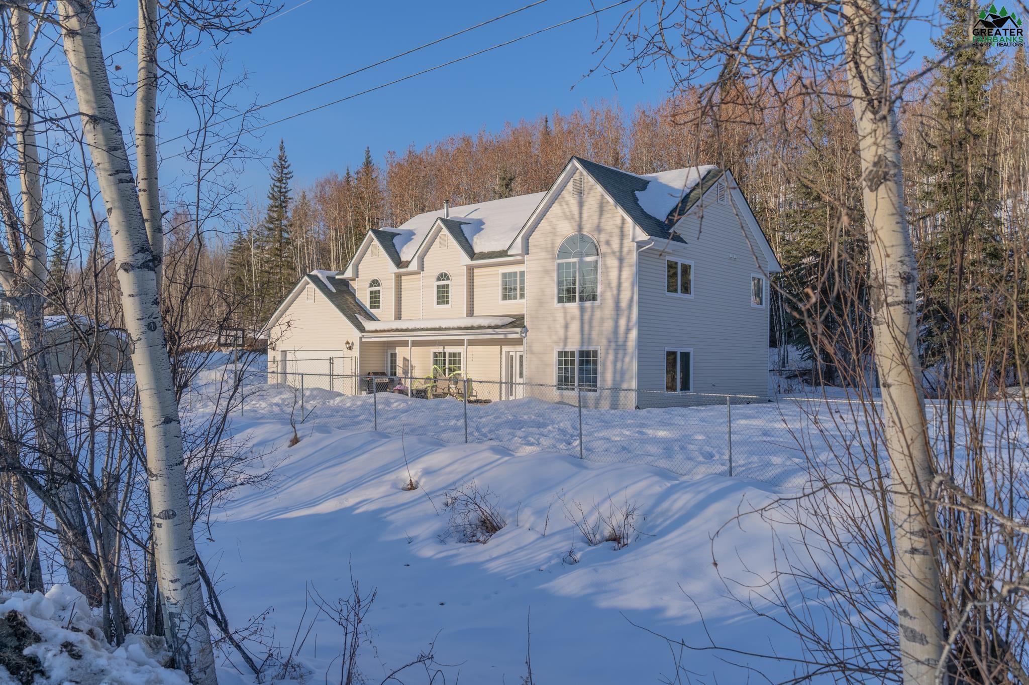790 LAKLOEY DRIVE