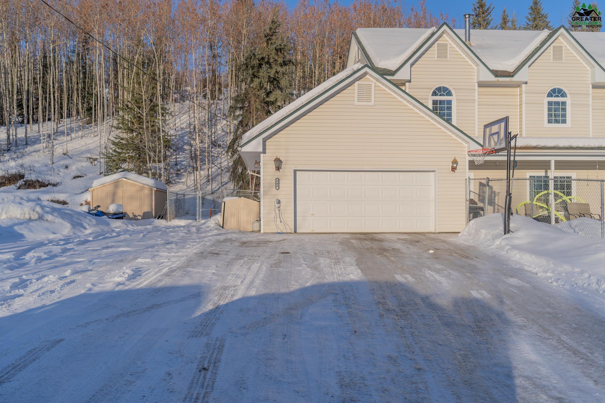 790 LAKLOEY DRIVE