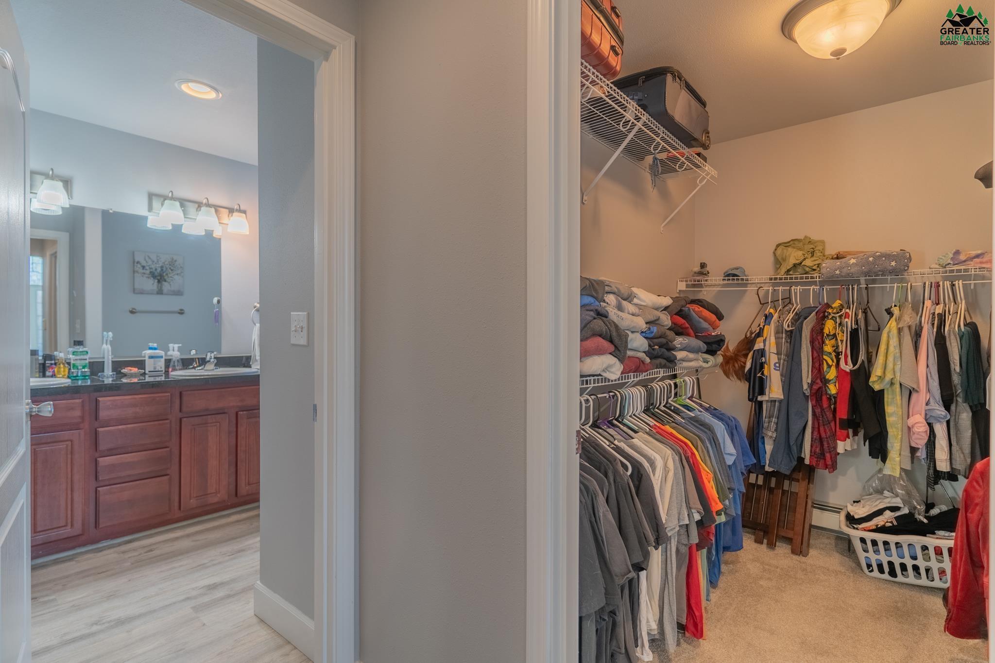 790 LAKLOEY DRIVE