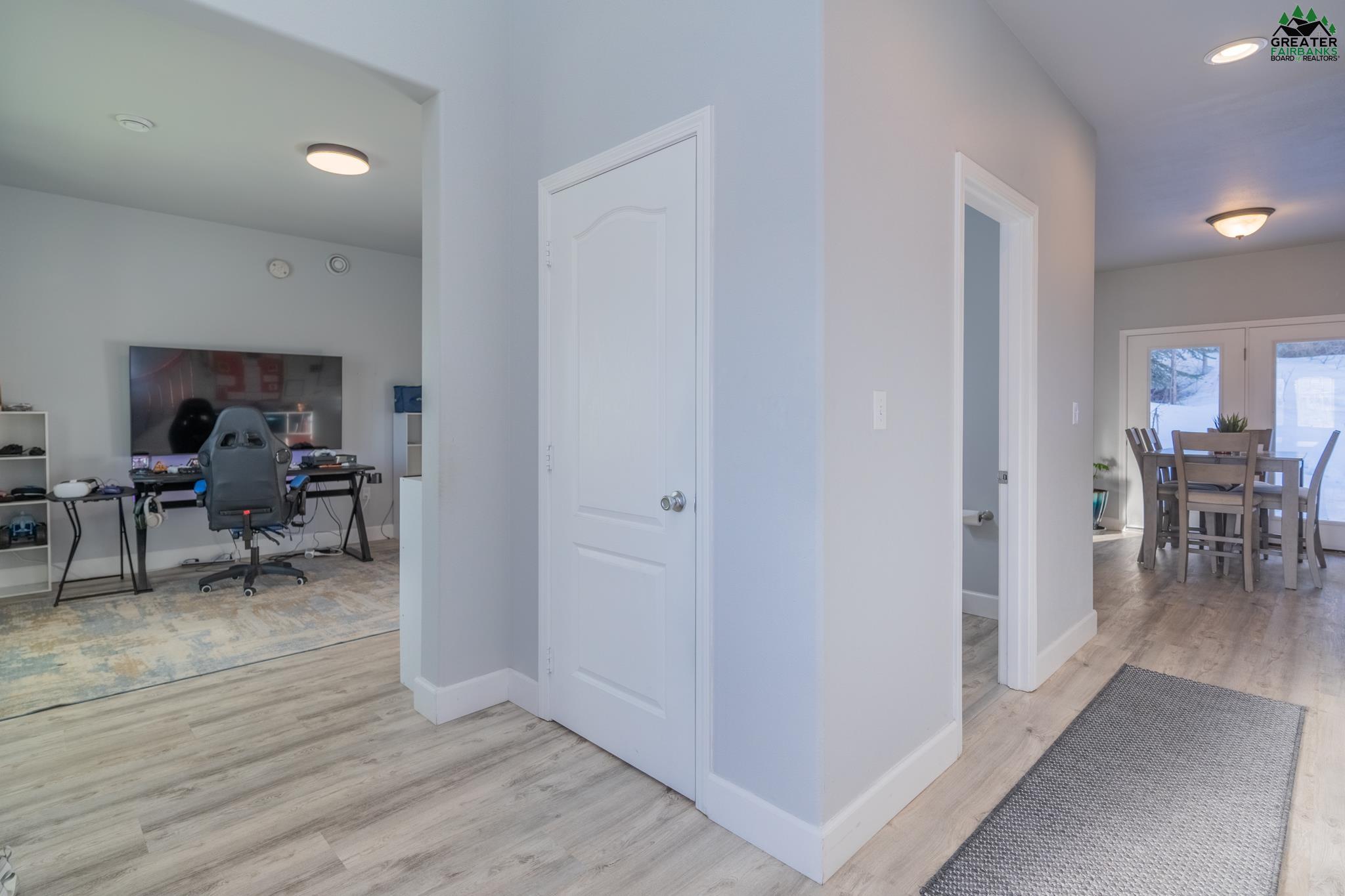 790 LAKLOEY DRIVE