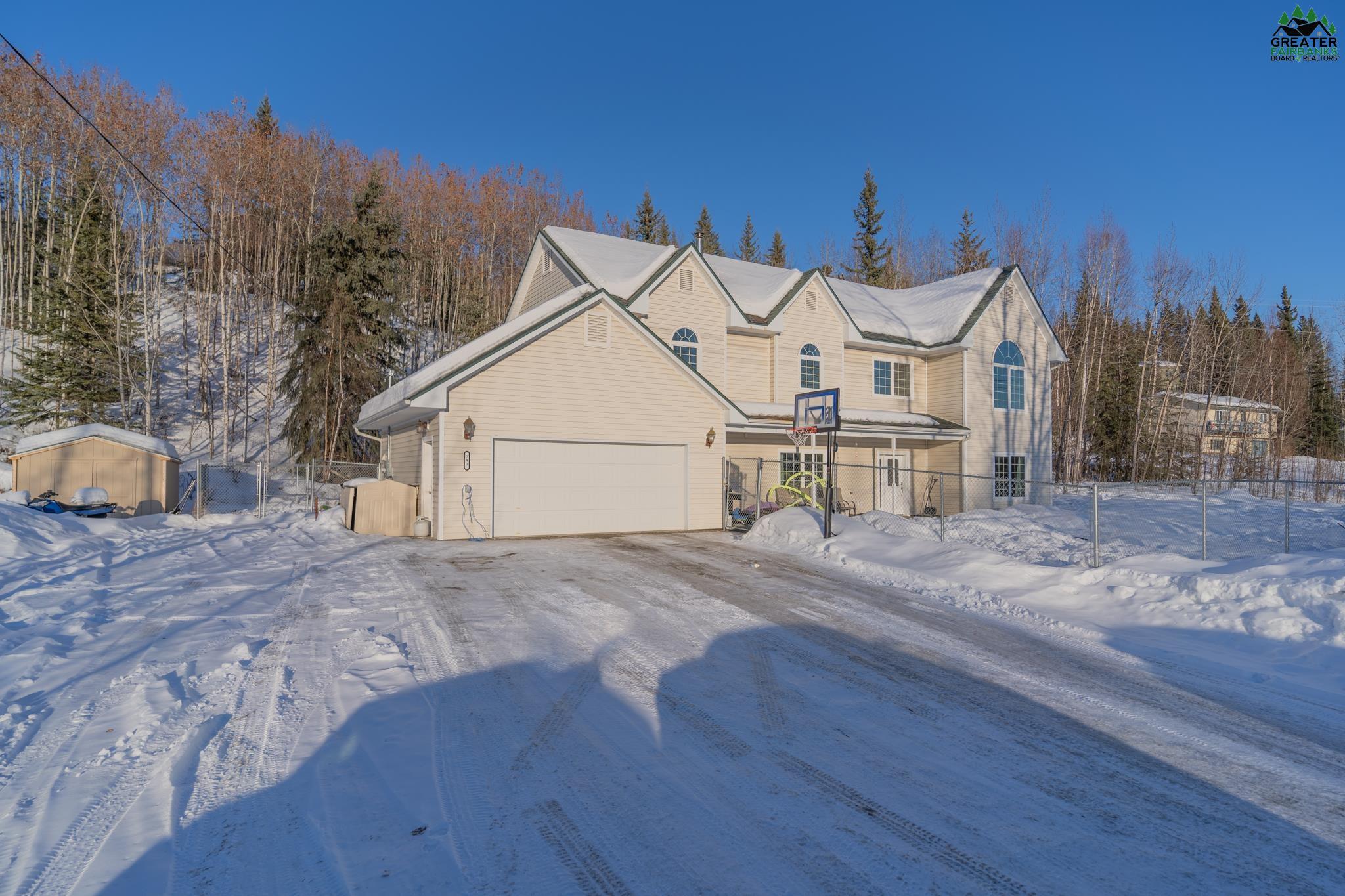 790 LAKLOEY DRIVE