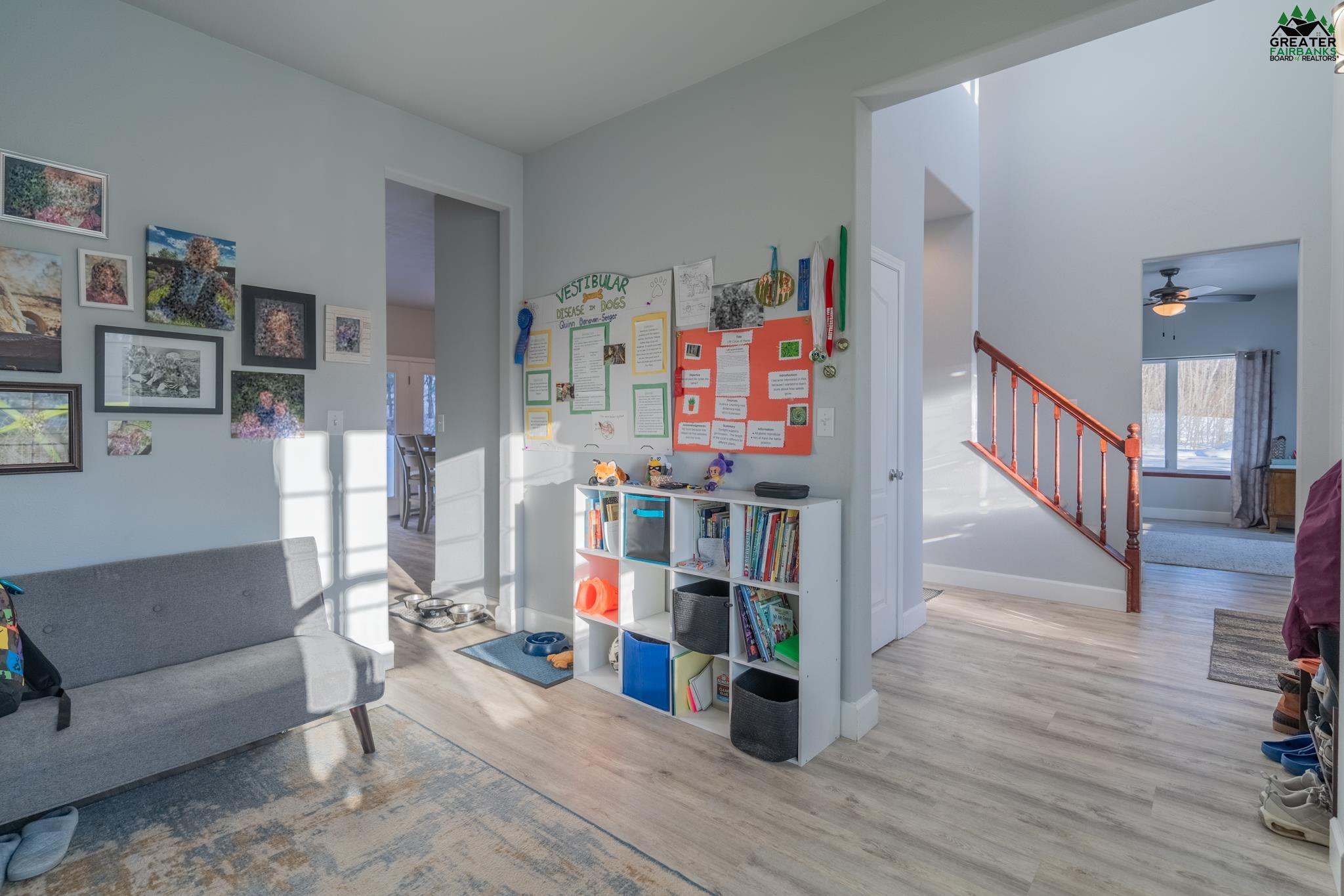 790 LAKLOEY DRIVE