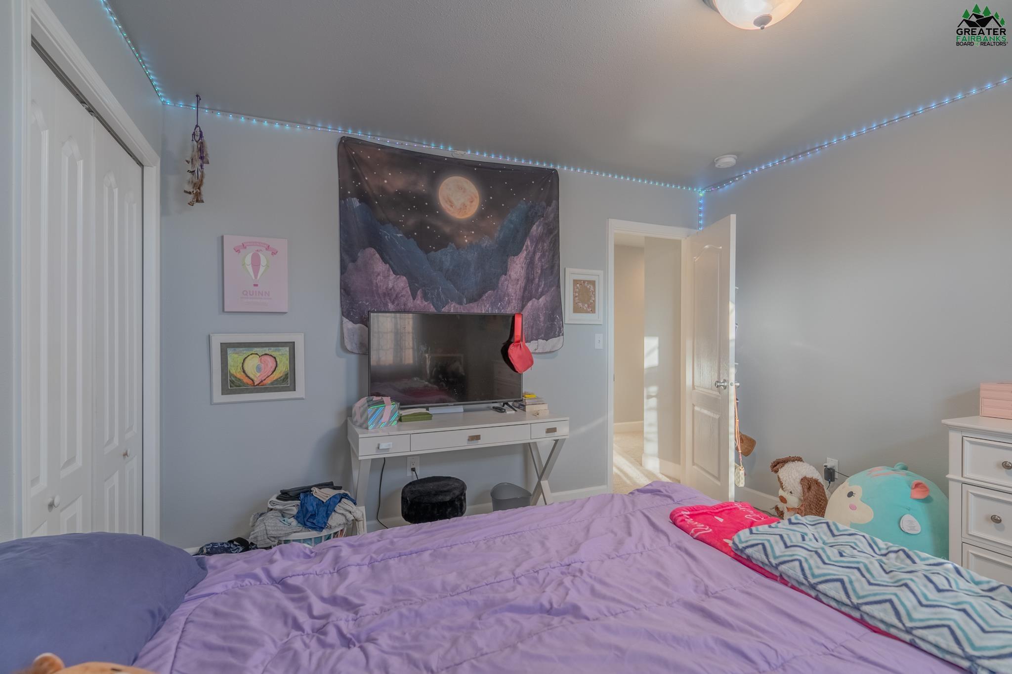 790 LAKLOEY DRIVE