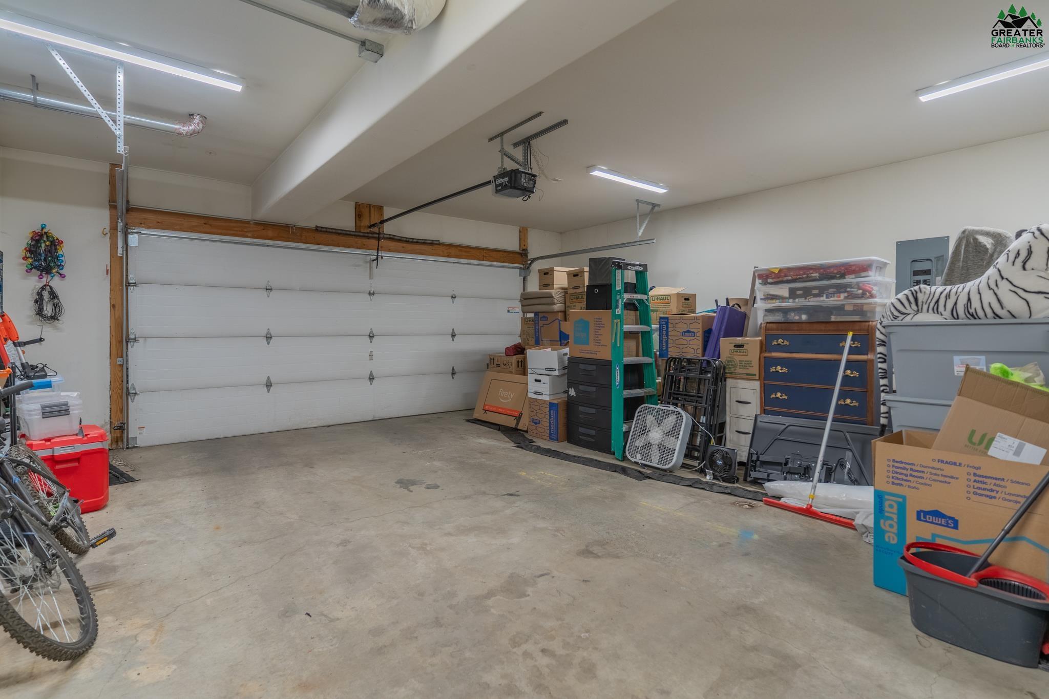 790 LAKLOEY DRIVE
